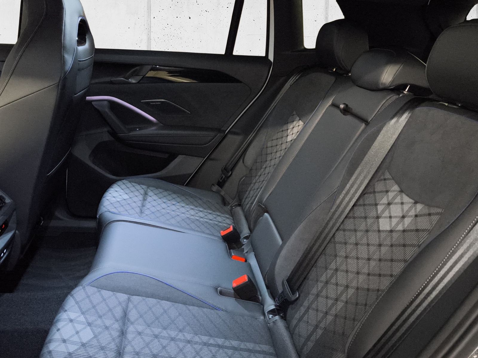 VW Tiguan 2.0 TSI DSG R-Line Plus 4Motion-image-12