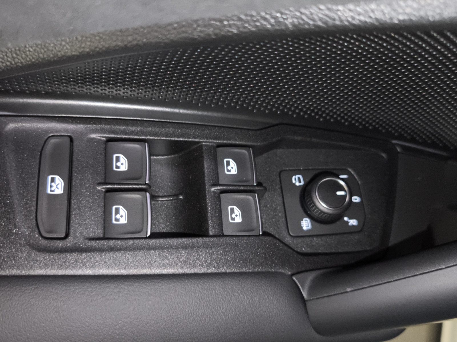 VW Tiguan 2.0 TSI DSG R-Line Plus 4Motion-image-15