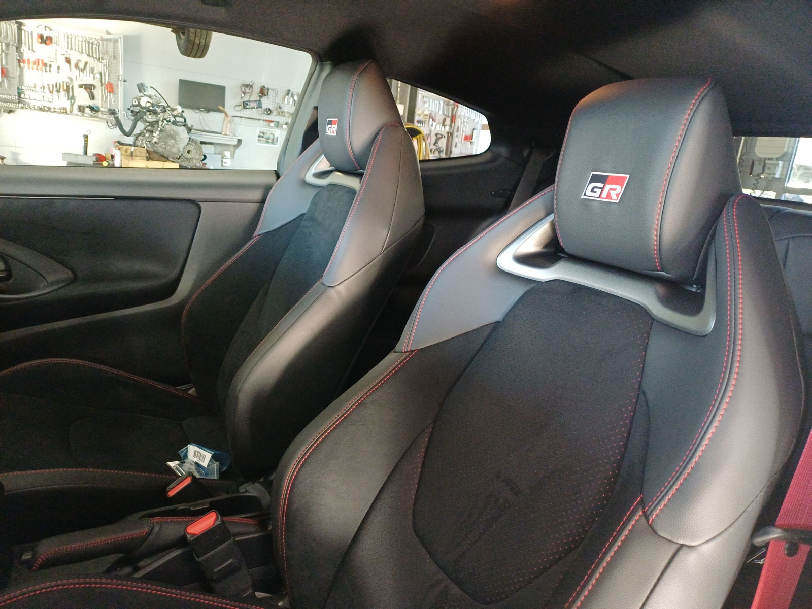 TOYOTA GR Yaris 1.6 Turbo Sport 4x4-image-6