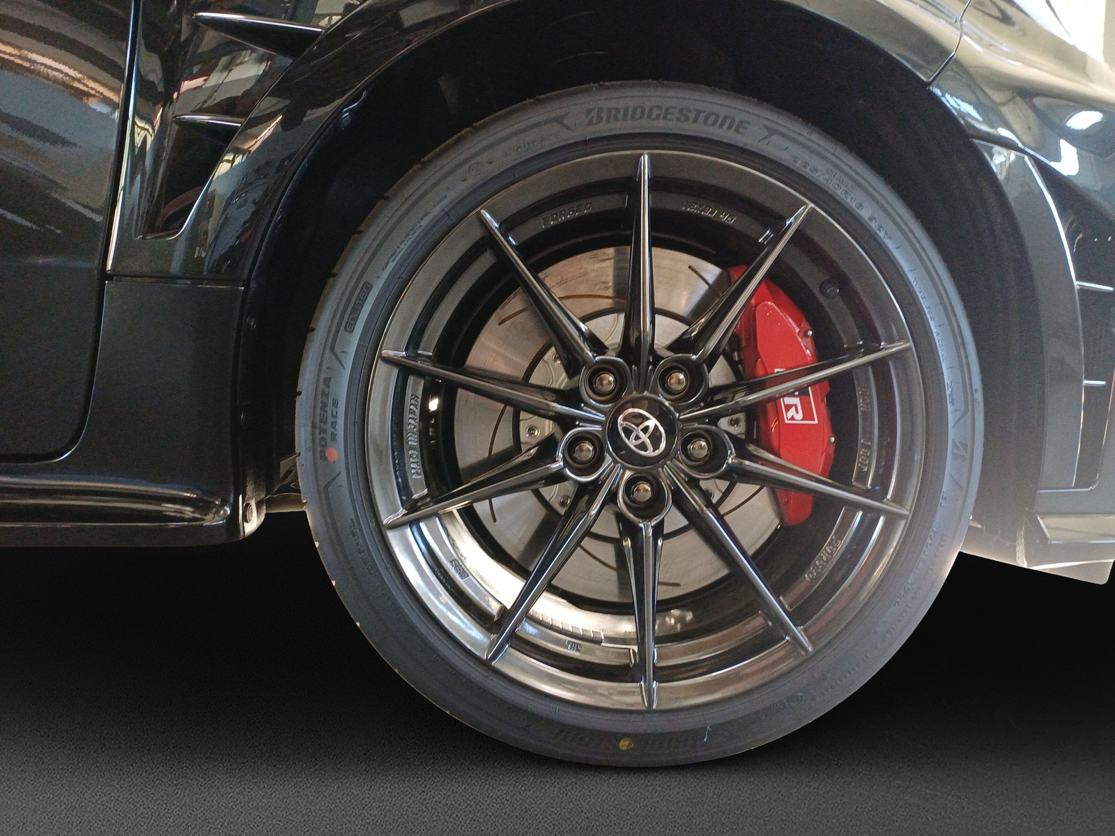 TOYOTA GR Yaris 1.6 Turbo Sport 4x4-image-4
