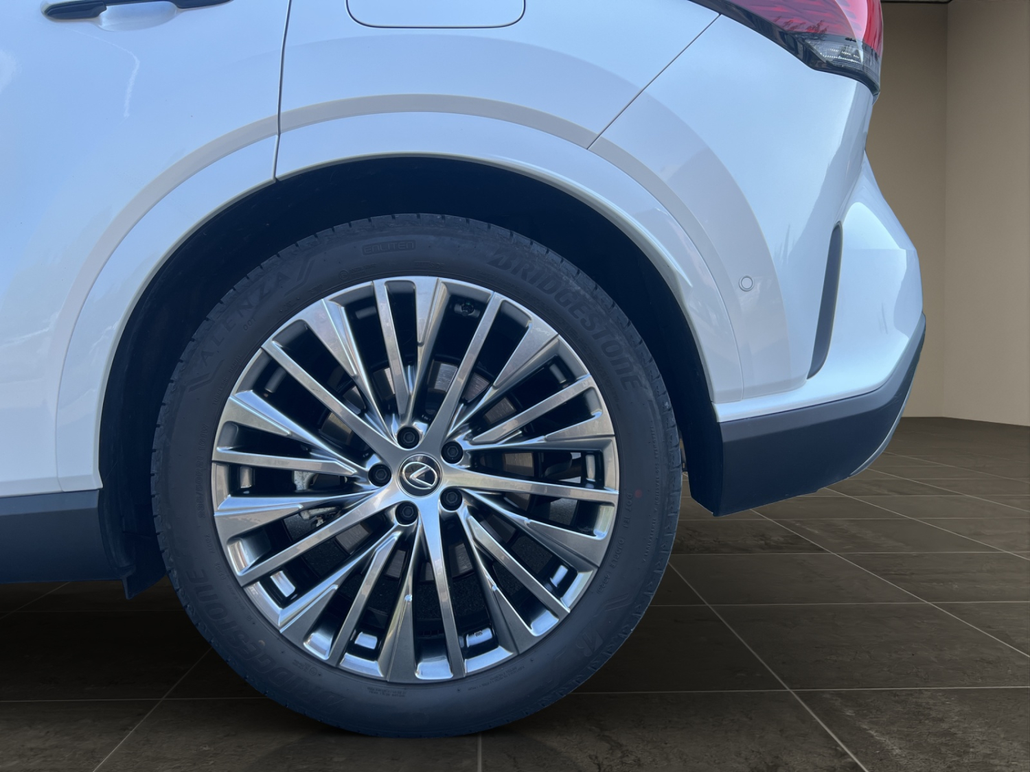 LEXUS RX 450h+ Excellence-image-28