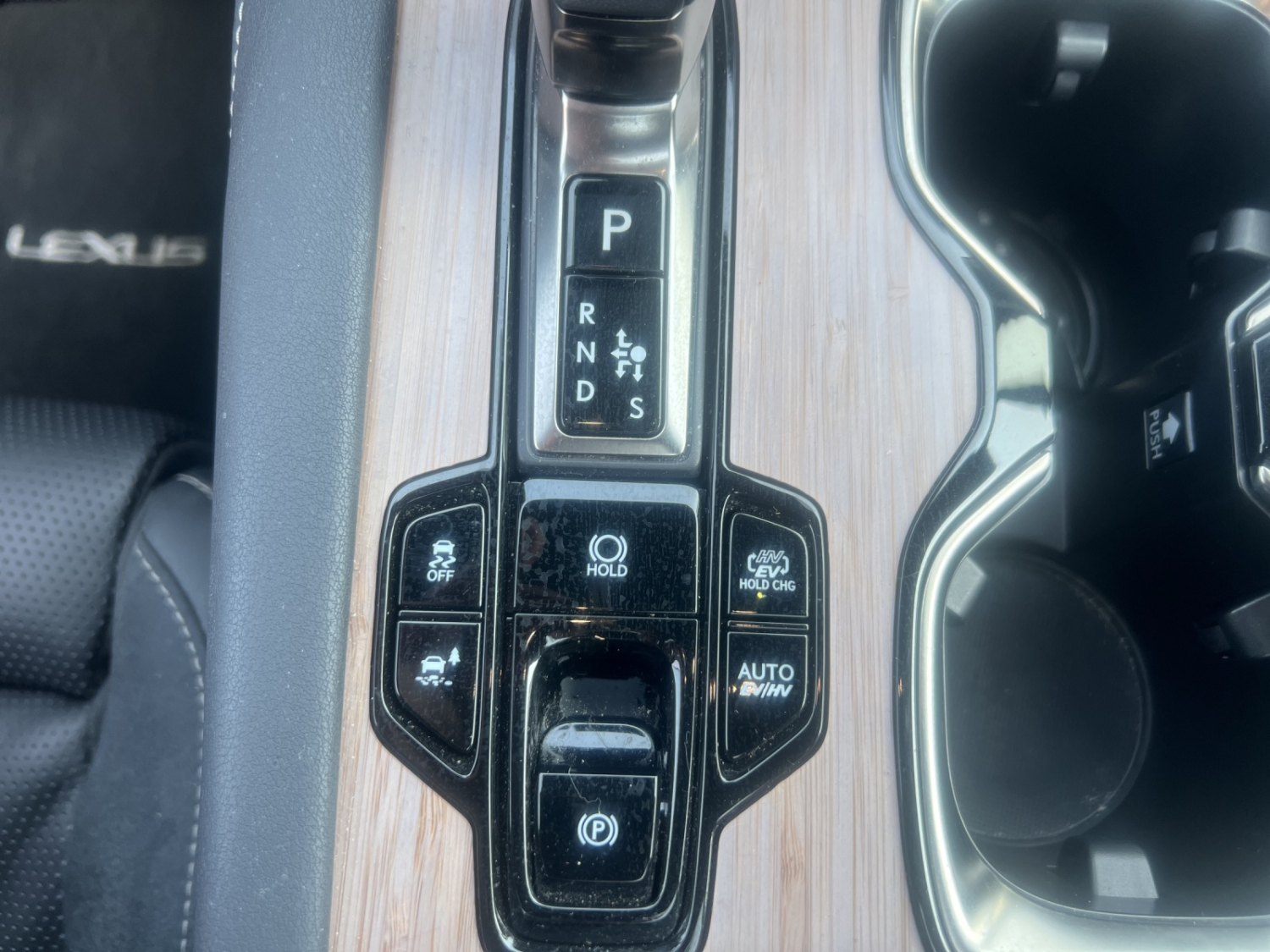 LEXUS RX 450h+ Excellence-image-17