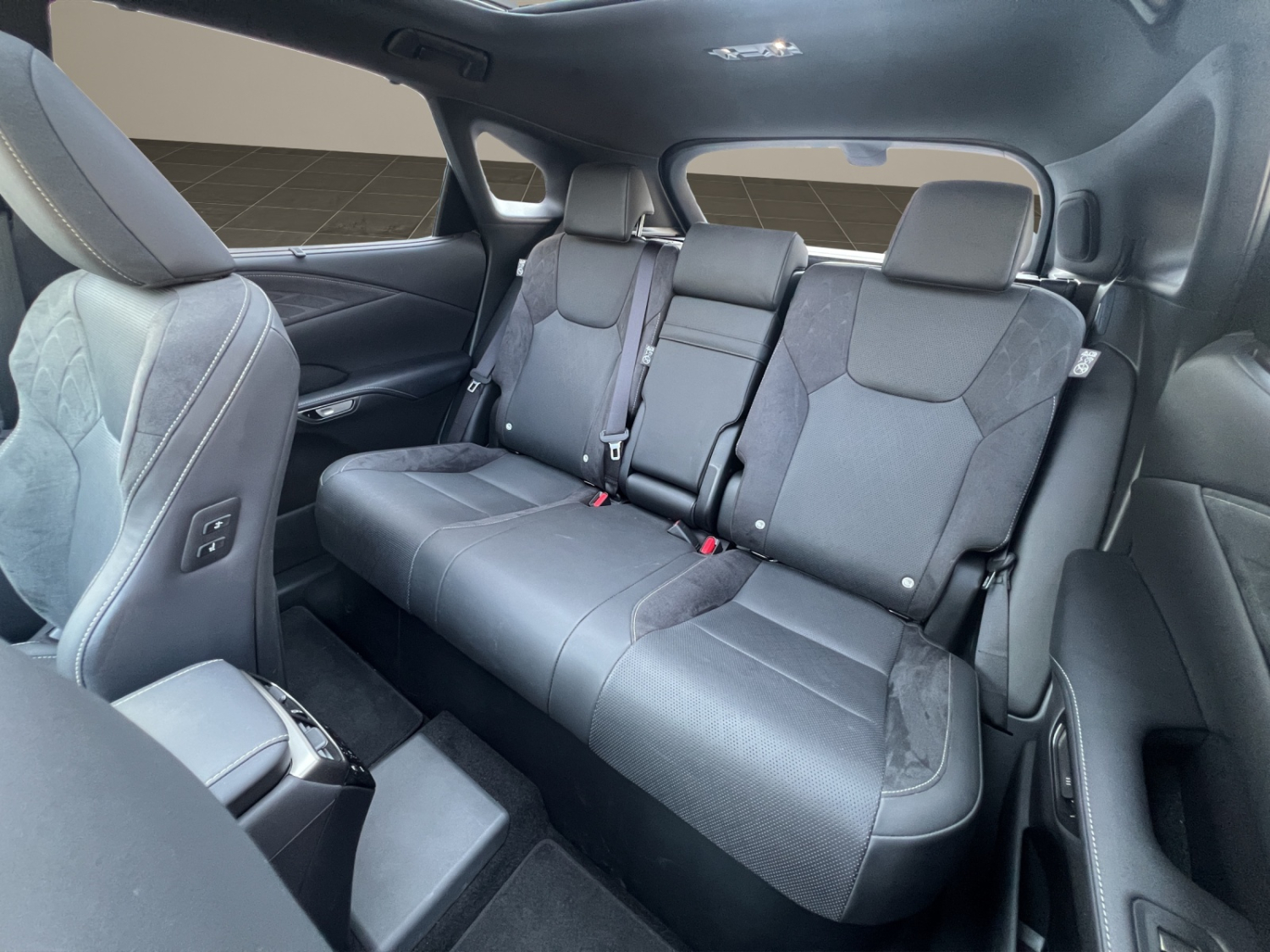 LEXUS RX 450h+ Excellence-image-23