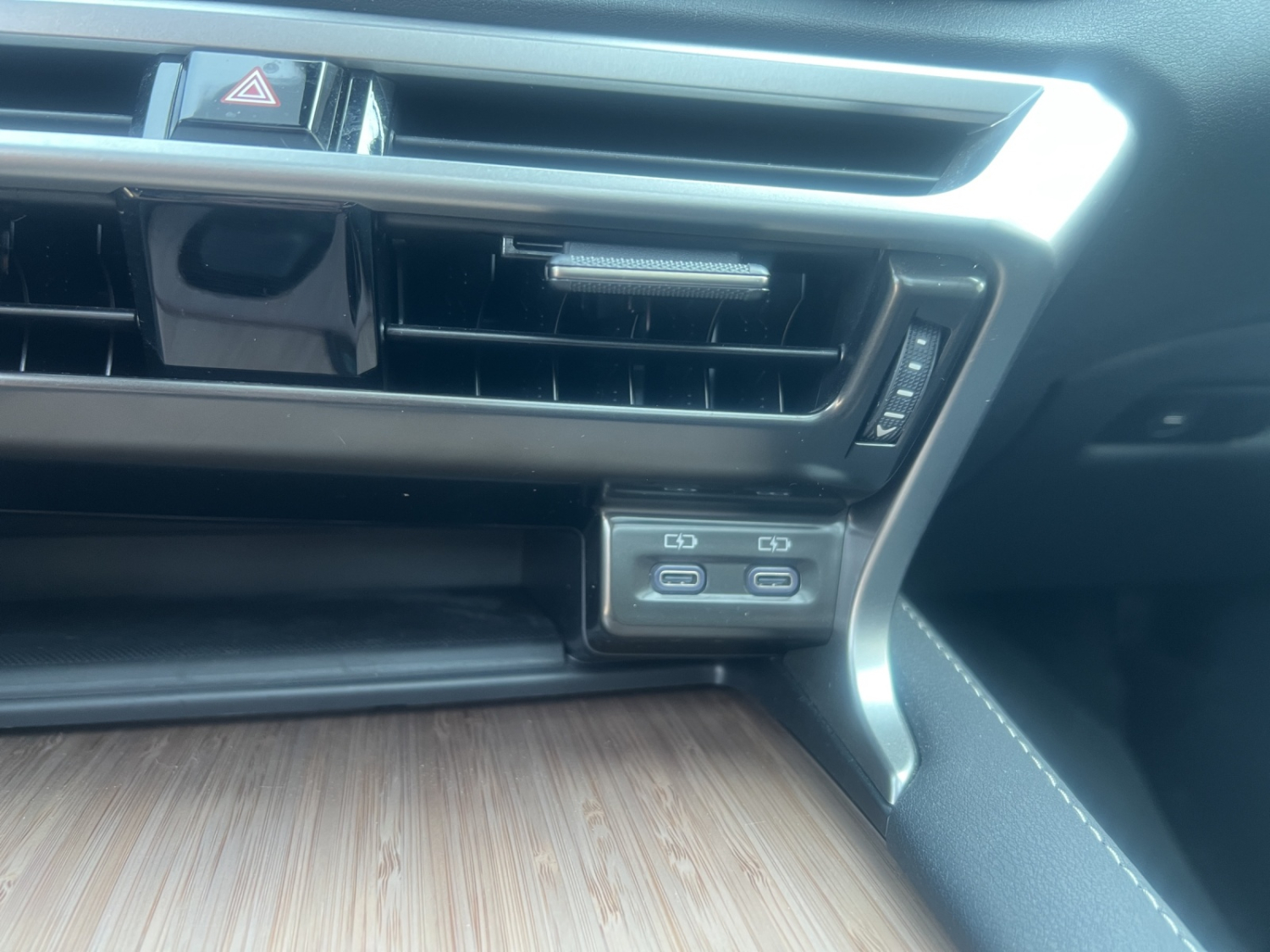 LEXUS RX 450h+ Excellence-image-16