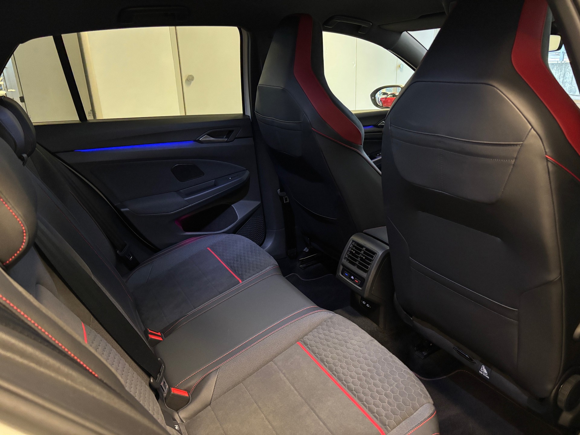VW Golf 2.0 TSI GTI Clubsport DSG-image-15