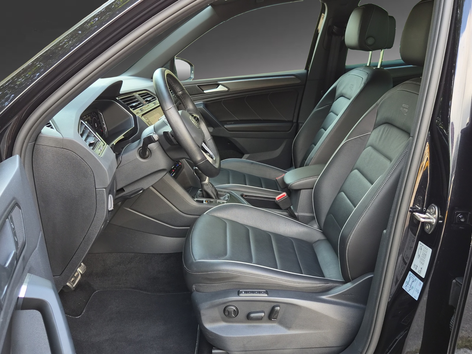 VW Tiguan 1.4TSI PHEV R-Line DSG-image-5
