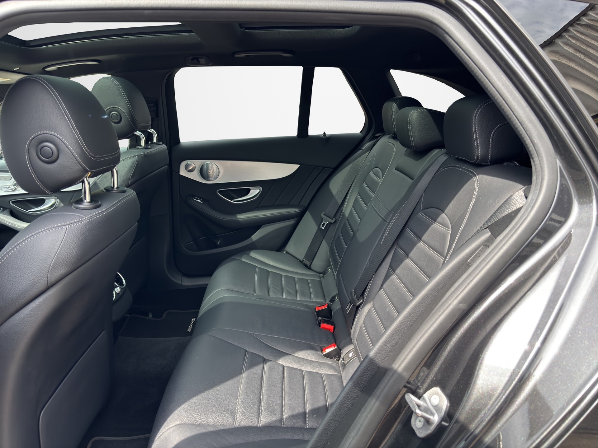 MERCEDES-BENZ C 220 d AMG Line 4Matic 9G-Tronic-image-13
