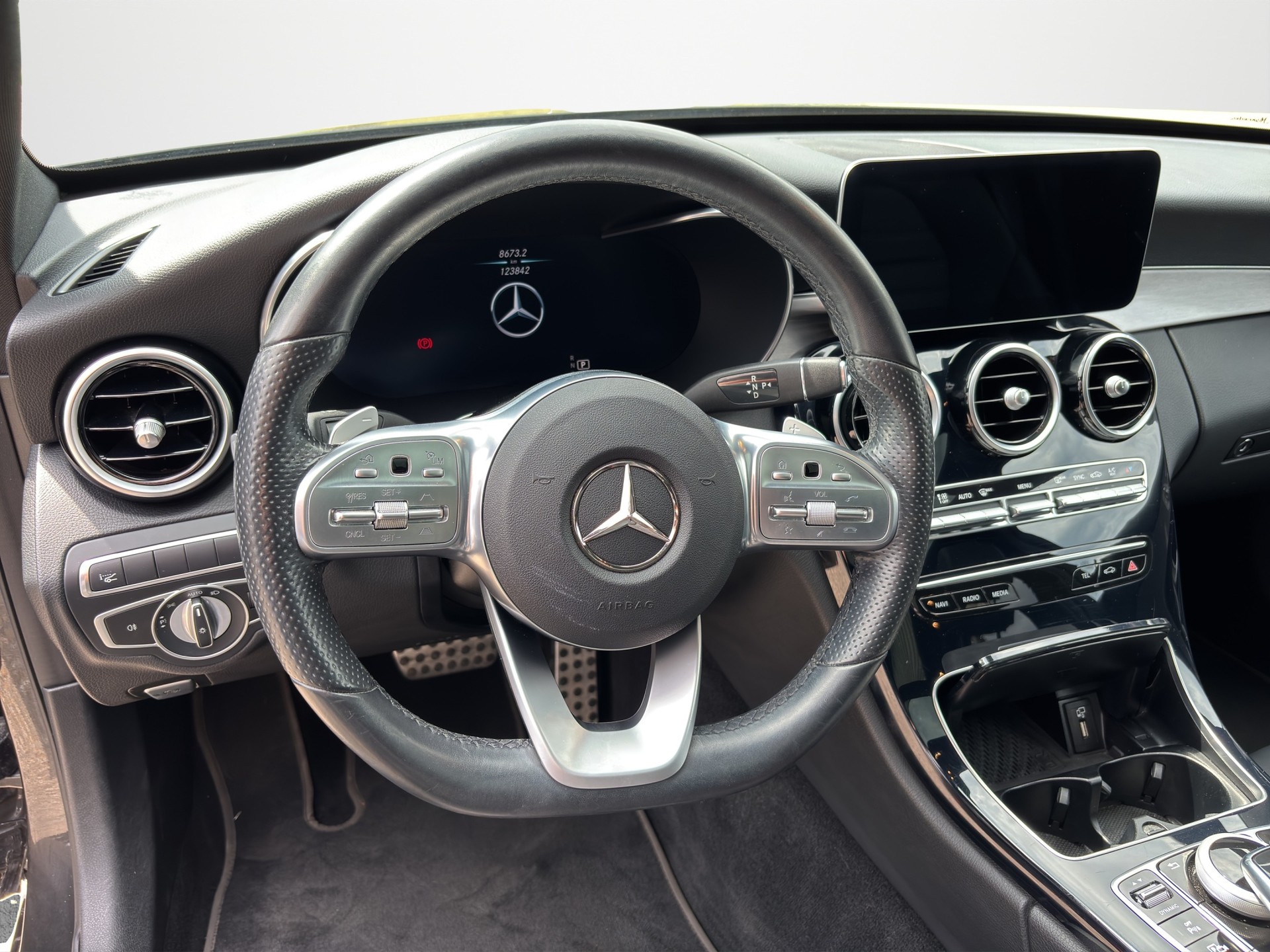 MERCEDES-BENZ C 220 d AMG Line 4Matic 9G-Tronic-image-10