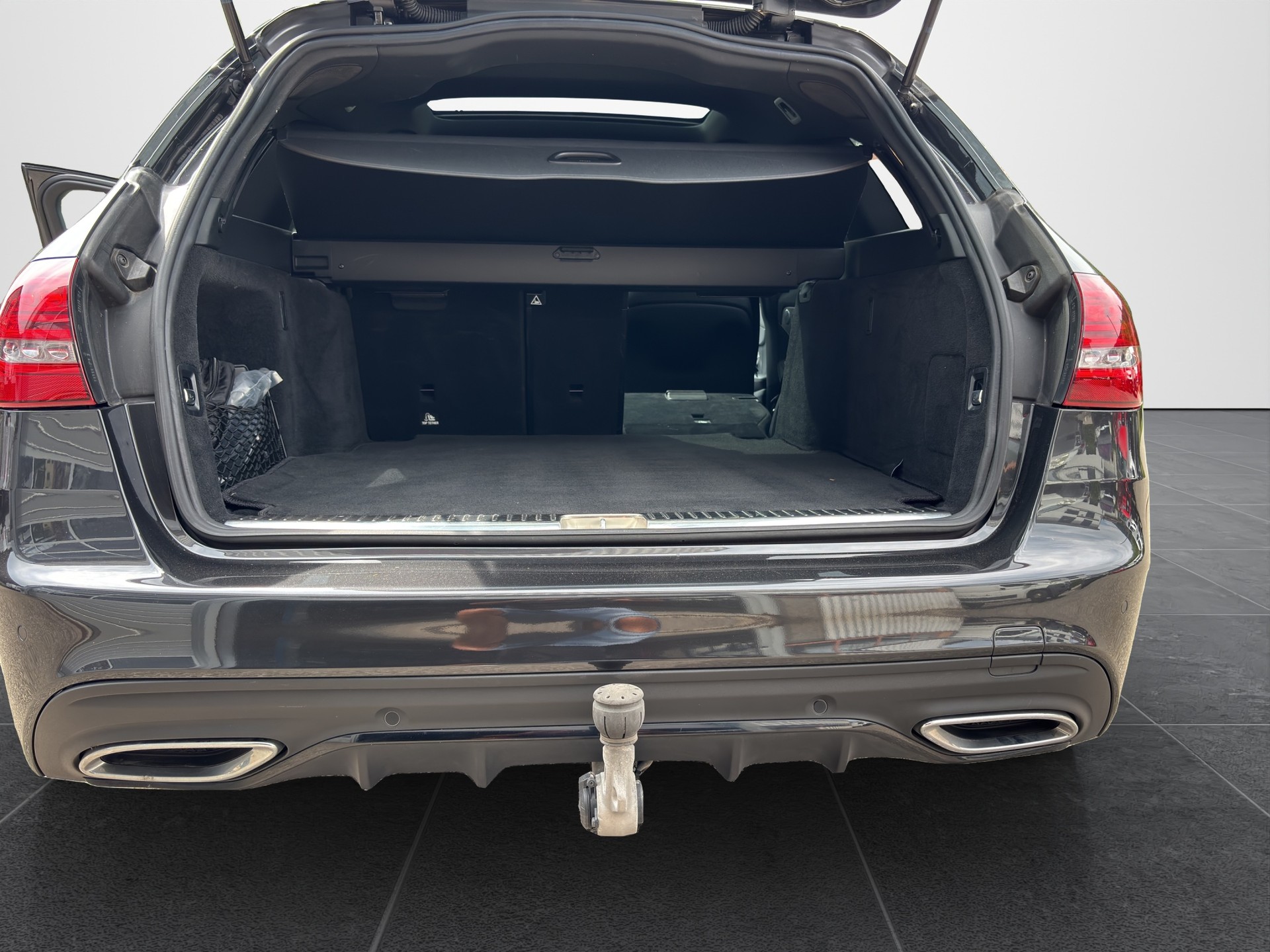 MERCEDES-BENZ C 220 d AMG Line 4Matic 9G-Tronic-image-8