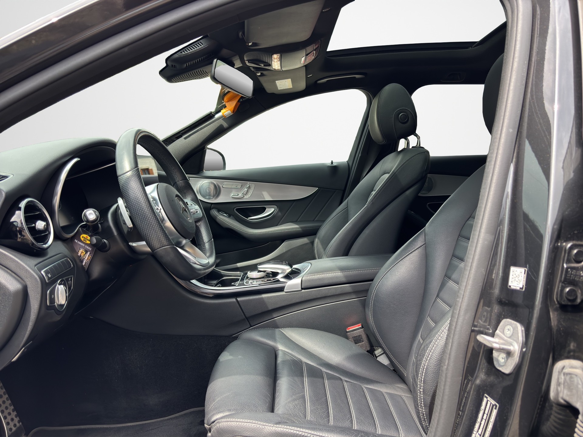 MERCEDES-BENZ C 220 d AMG Line 4Matic 9G-Tronic-image-11