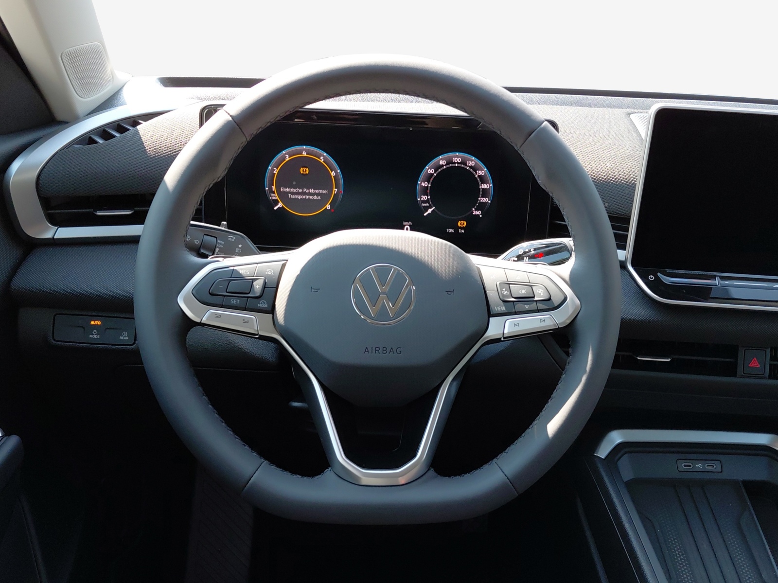 VW T-Roc 1.5 eTSI mHEV Trend DSG-image-9
