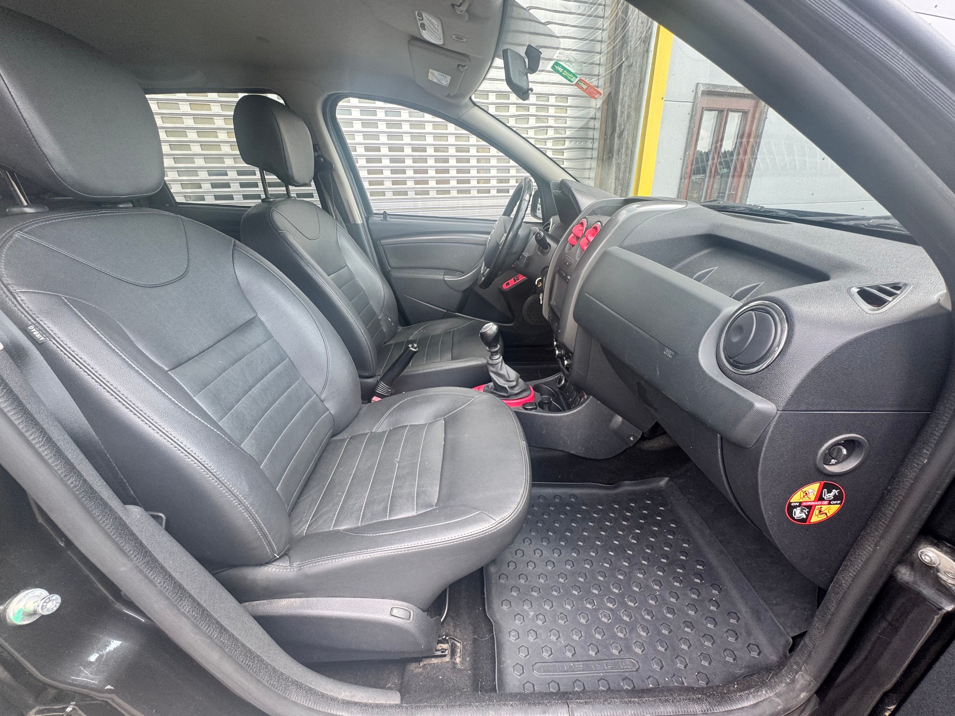 DACIA Duster 1.2 T Privilège 4x4-image-11