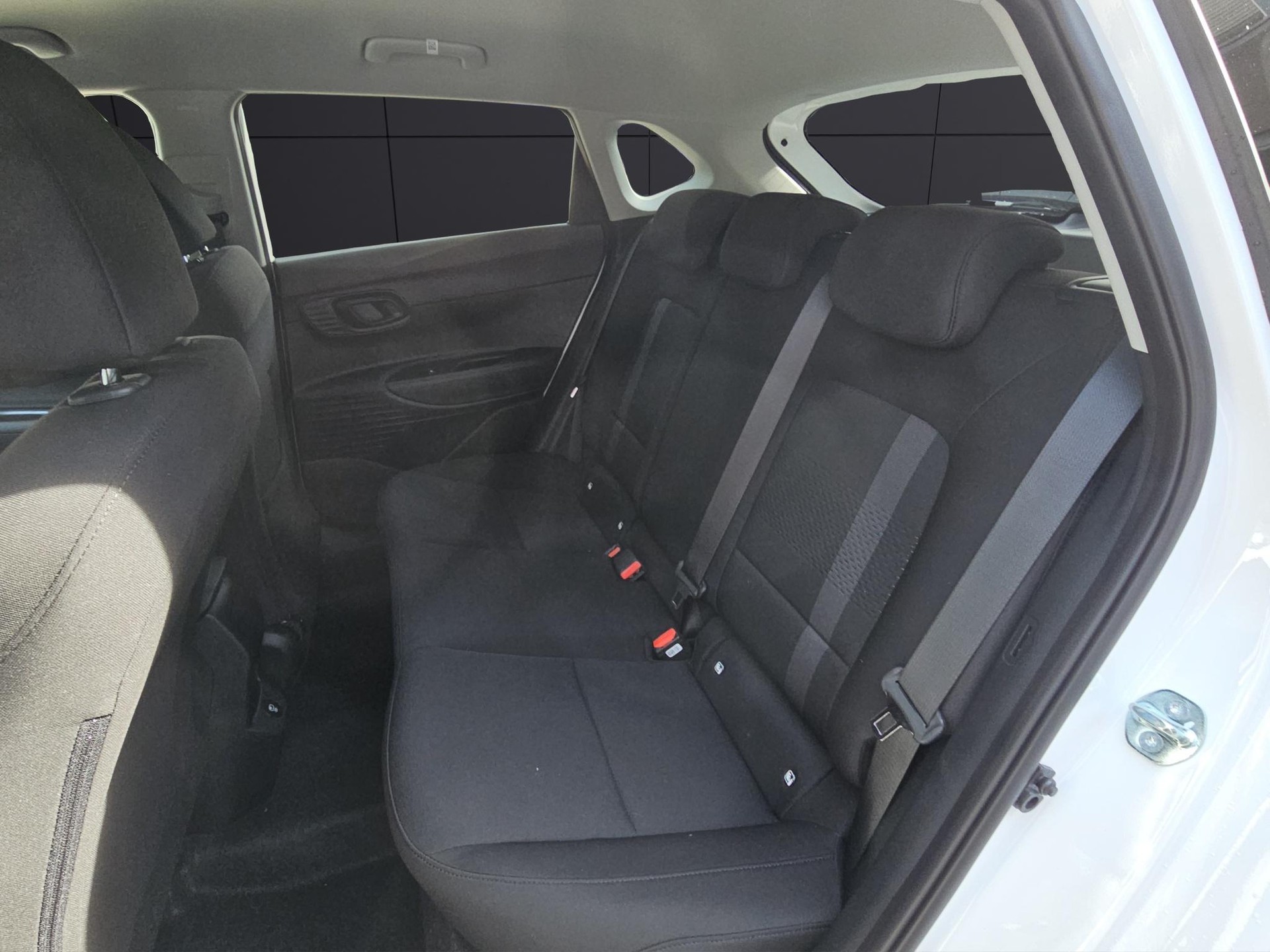 HYUNDAI i20 1.0 T-GDi Amplia-image-10