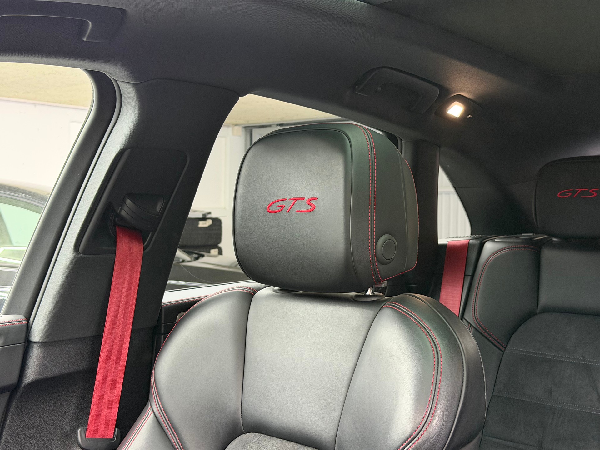 PORSCHE Macan GTS PDK-image-9