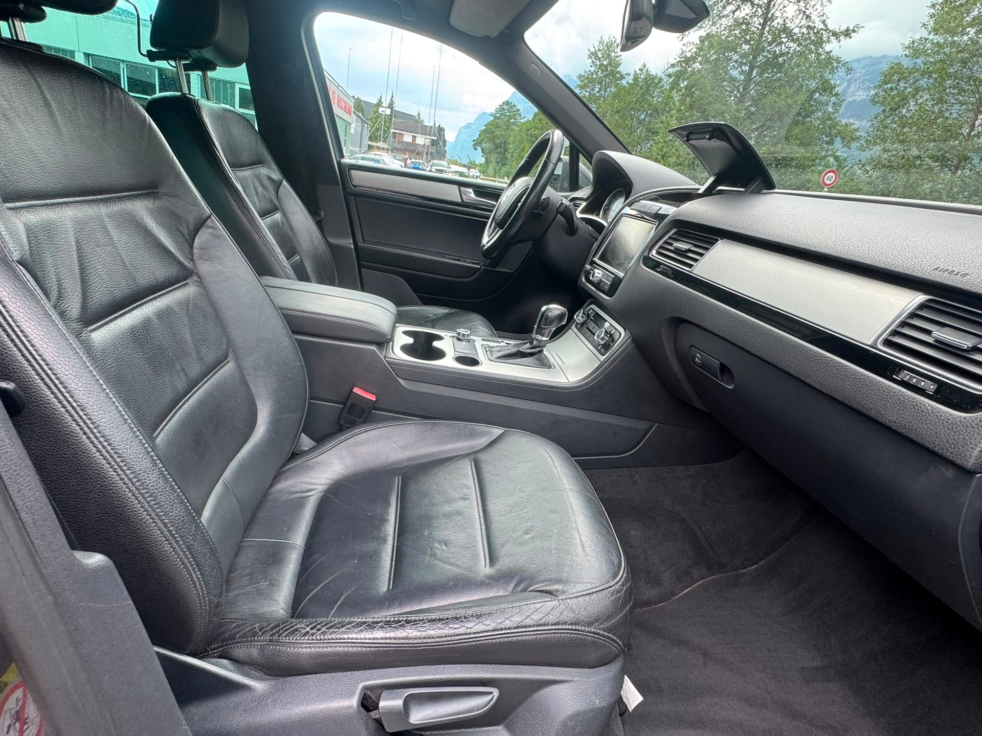 VW Touareg 3.0 TDI BlueMotion Technology Tiptronic-image-10