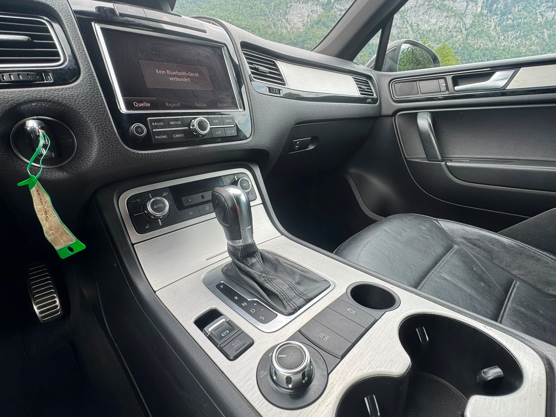 VW Touareg 3.0 TDI BlueMotion Technology Tiptronic-image-11