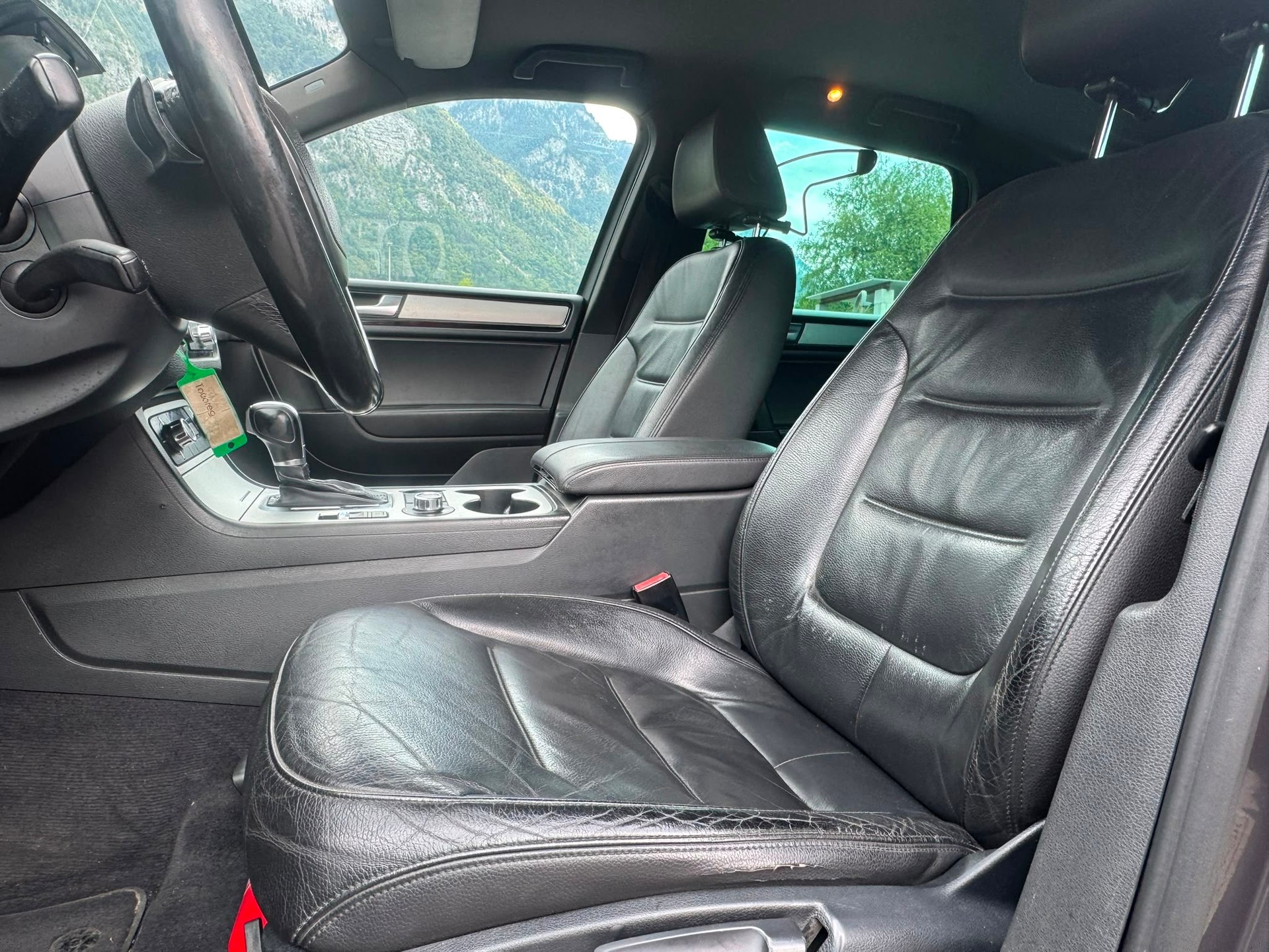 VW Touareg 3.0 TDI BlueMotion Technology Tiptronic-image-12