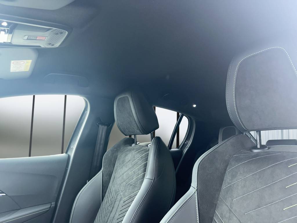 PEUGEOT 208 1.2 MHEV 145 GT-image-9