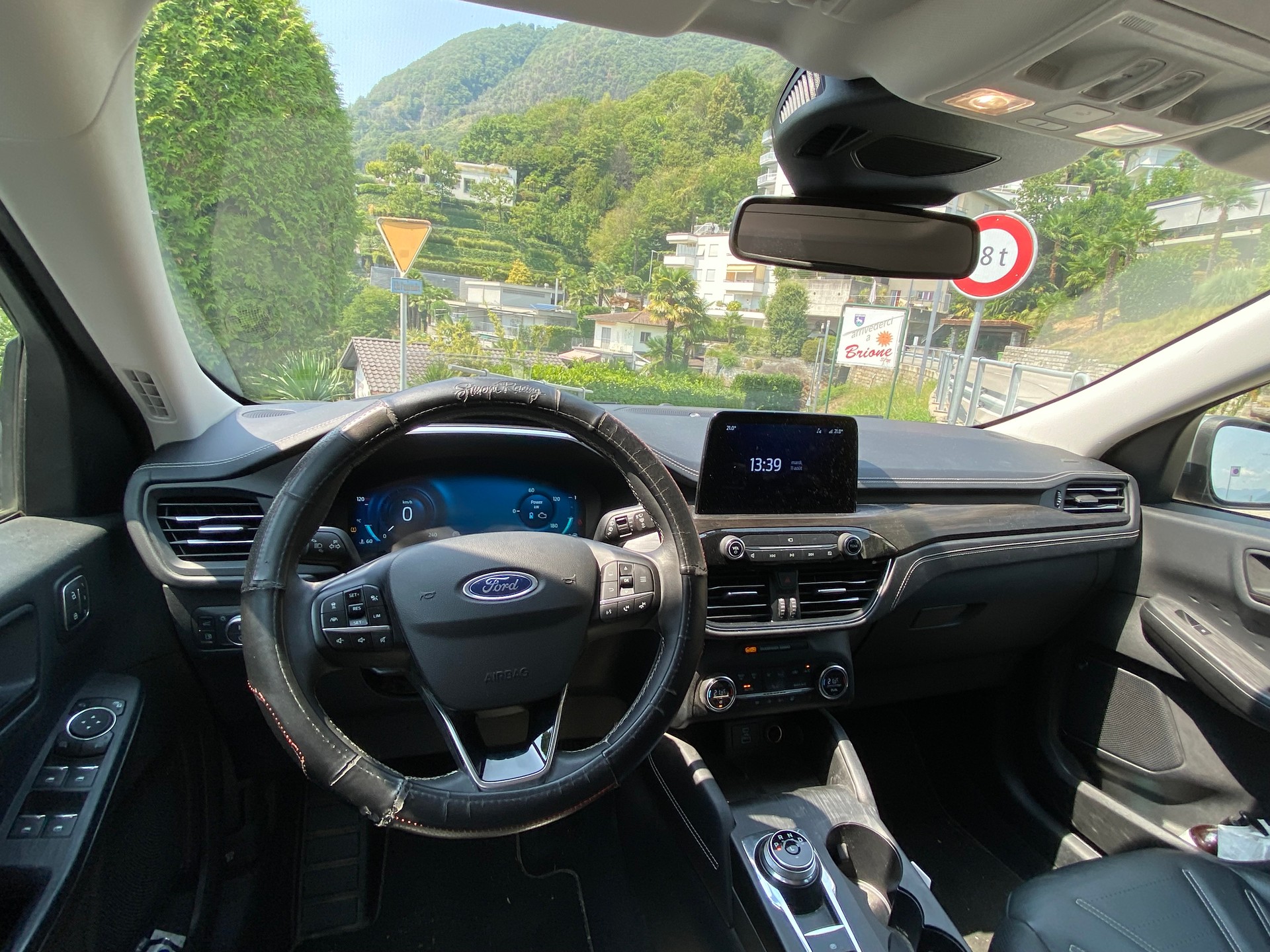 FORD 2.5 Plug-in Hybrid Vignale-image-2