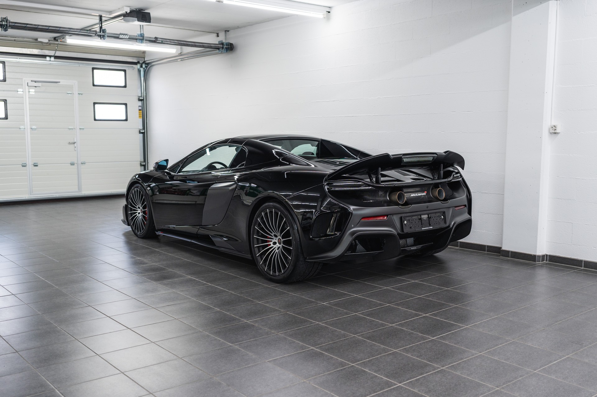 McLAREN 675LT Spider 3.8 V8 SSG-image-10