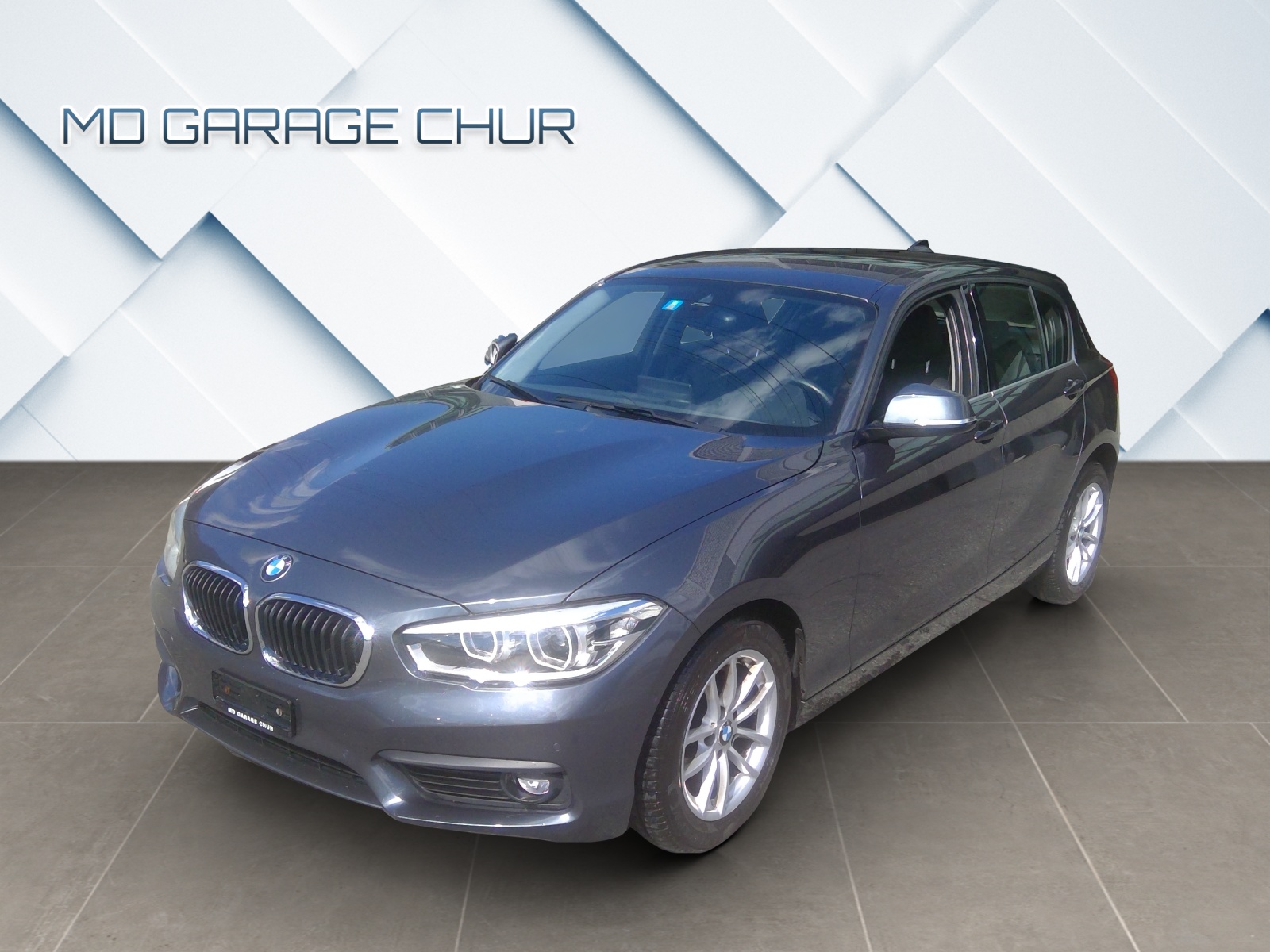 BMW 118i Essential Edition Steptronic-image-1