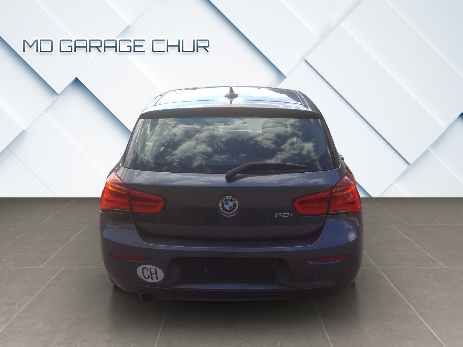 BMW 118i Essential Edition Steptronic-image-6
