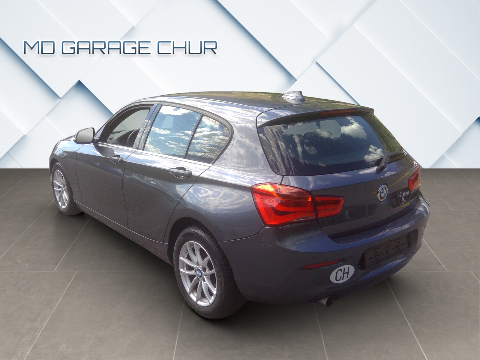 BMW 118i Essential Edition Steptronic-image-5
