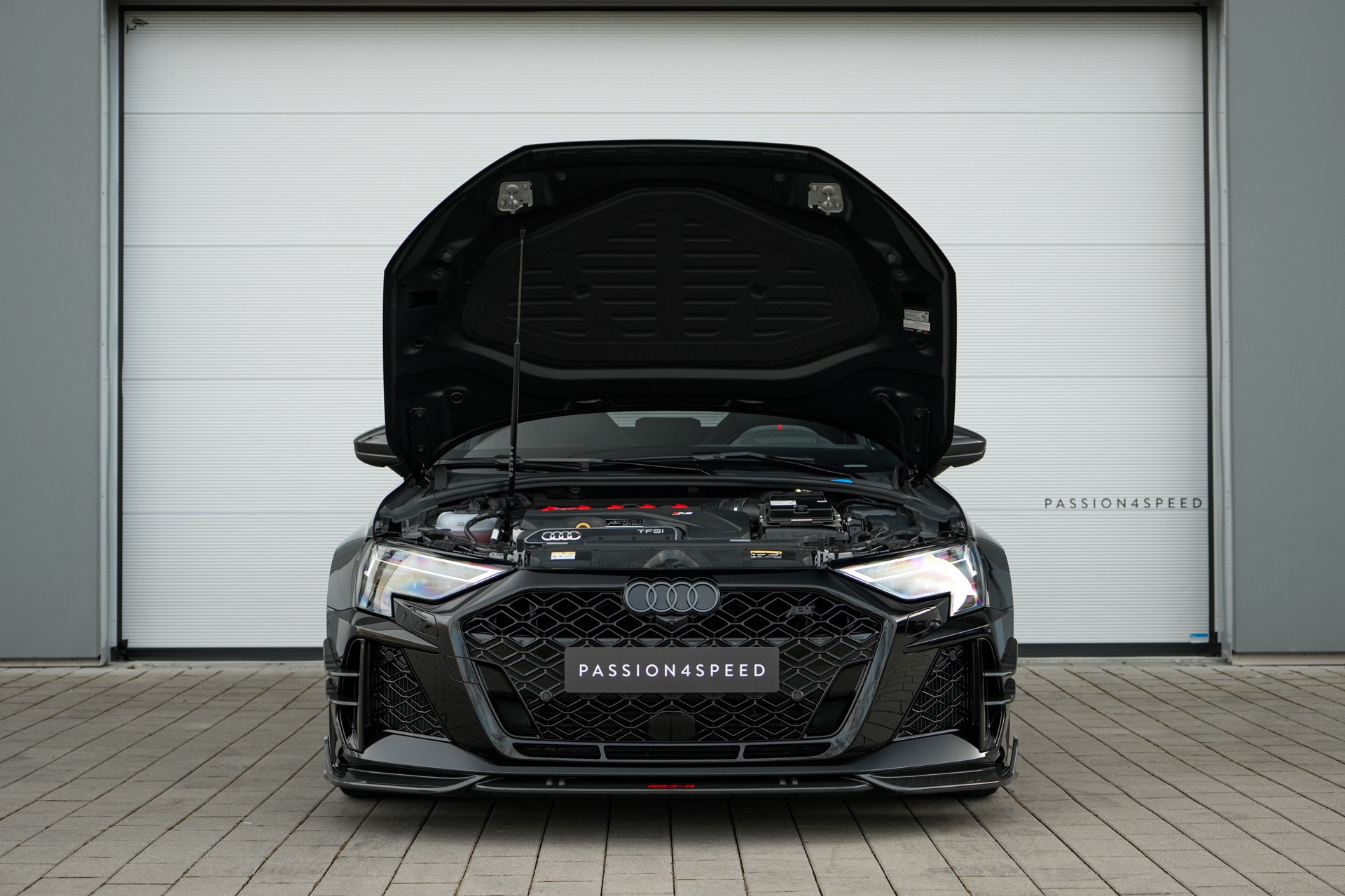 AUDI RS3 Sportback 2.5 TSI quattro S-tronic-image-26