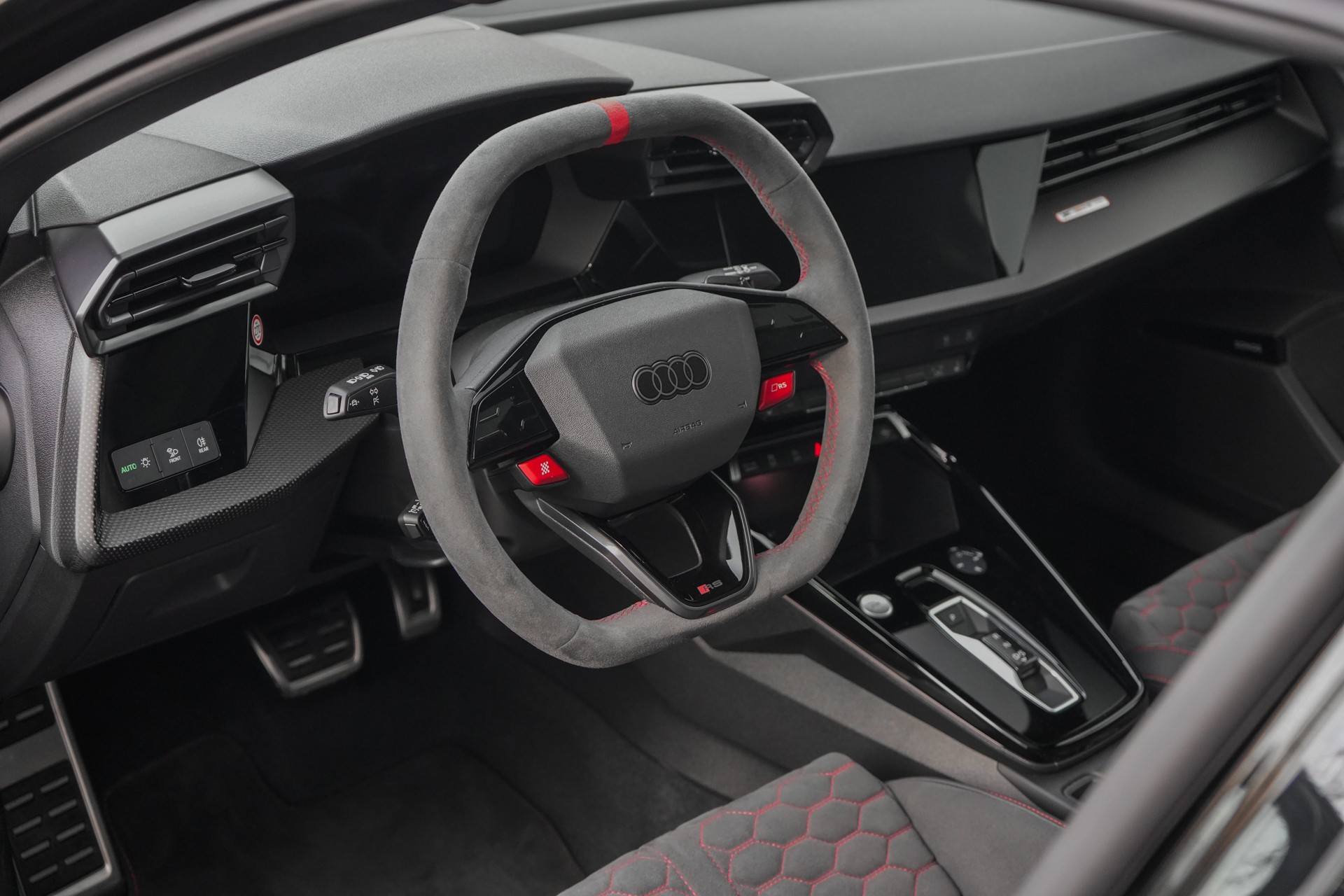 AUDI RS3 Sportback 2.5 TSI quattro S-tronic-image-10