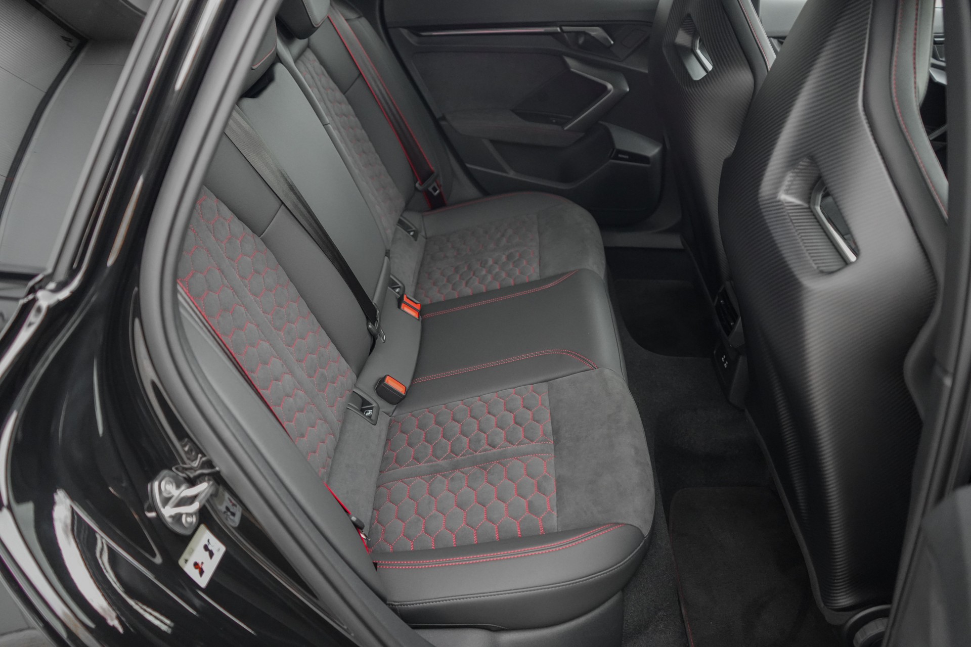 AUDI RS3 Sportback 2.5 TSI quattro S-tronic-image-21