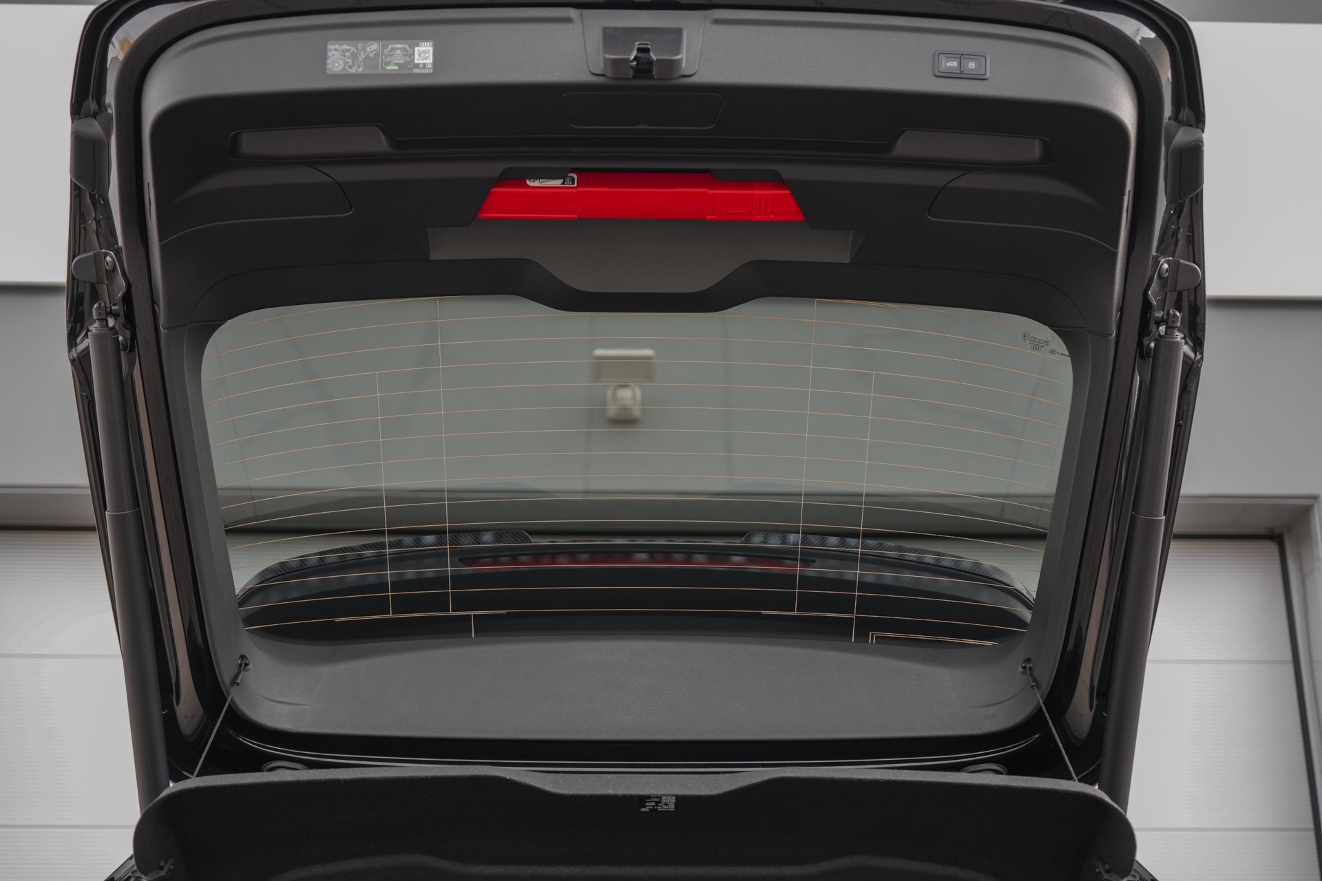 AUDI RS3 Sportback 2.5 TSI quattro S-tronic-image-25