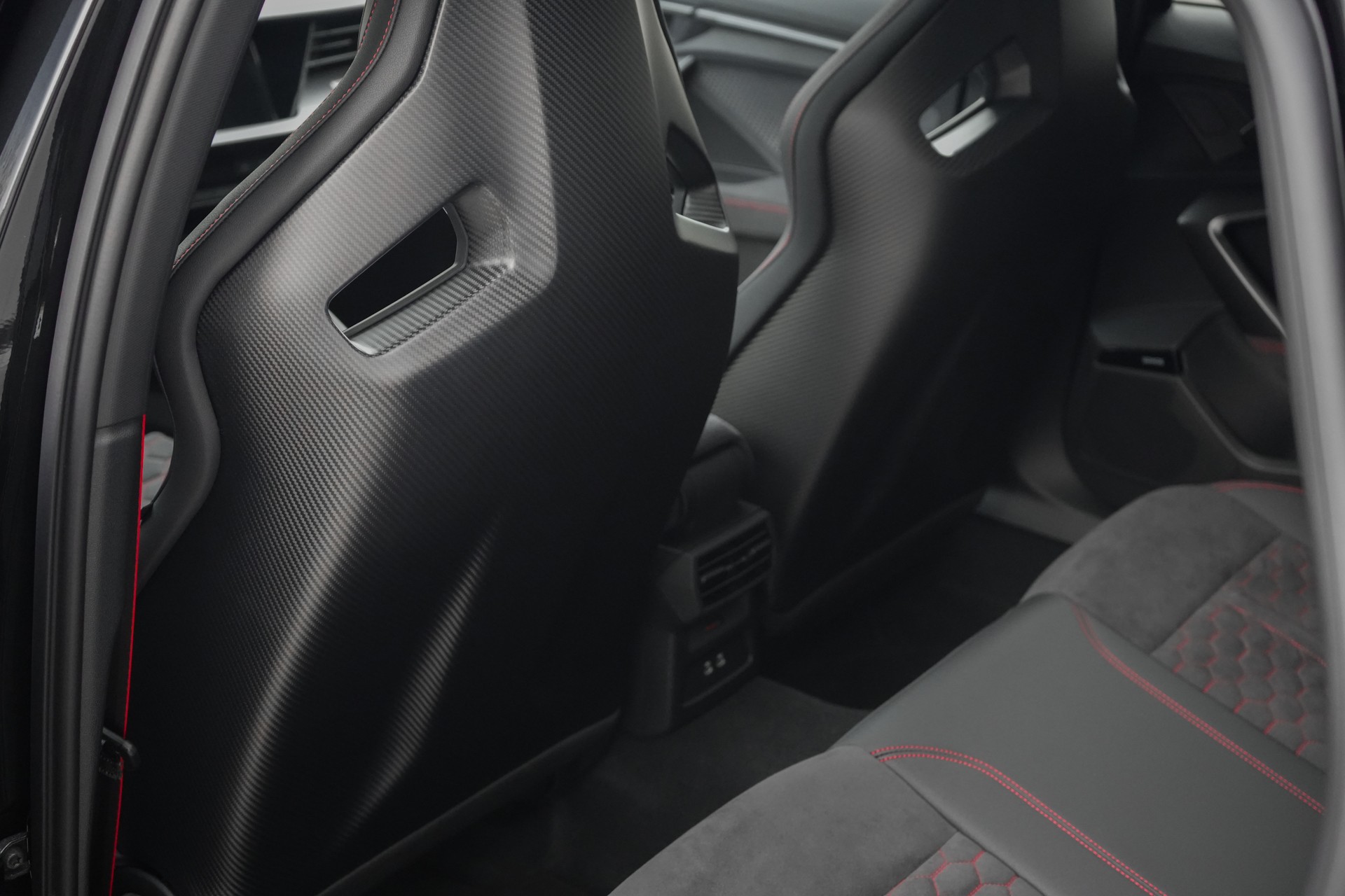 AUDI RS3 Sportback 2.5 TSI quattro S-tronic-image-19