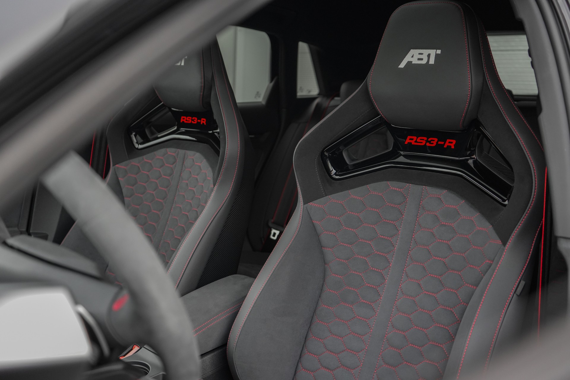 AUDI RS3 Sportback 2.5 TSI quattro S-tronic-image-11