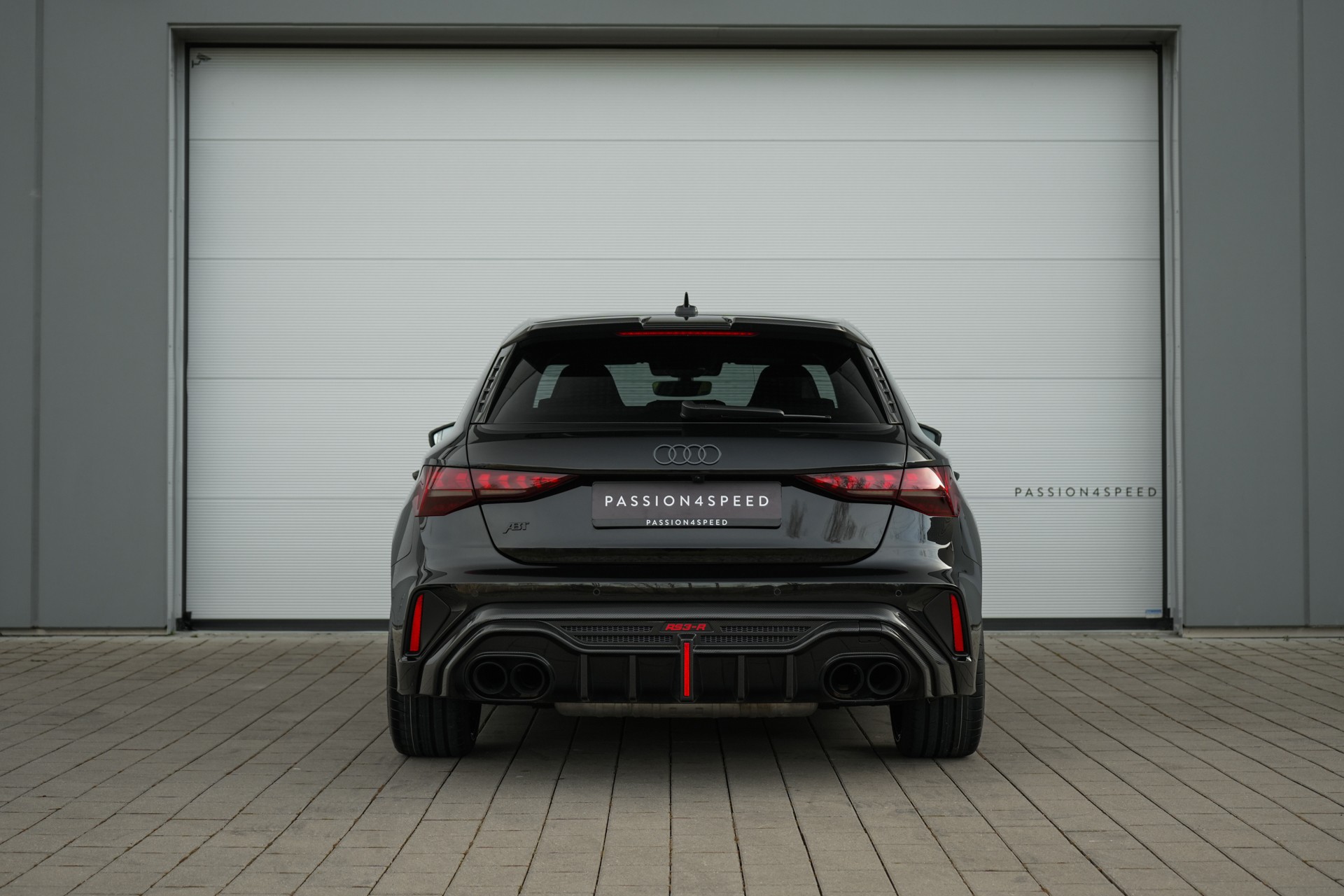 AUDI RS3 Sportback 2.5 TSI quattro S-tronic-image-3