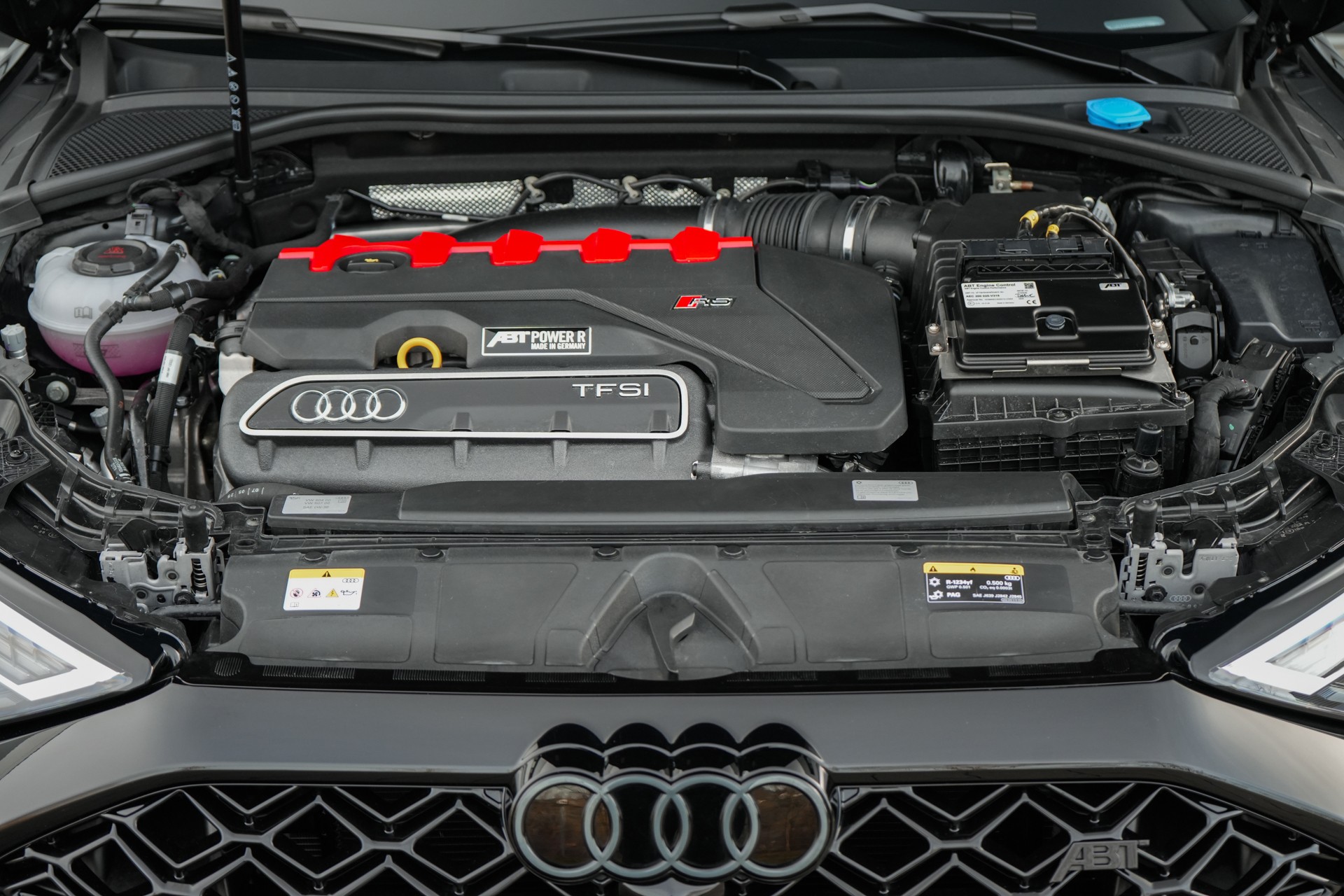 AUDI RS3 Sportback 2.5 TSI quattro S-tronic-image-27