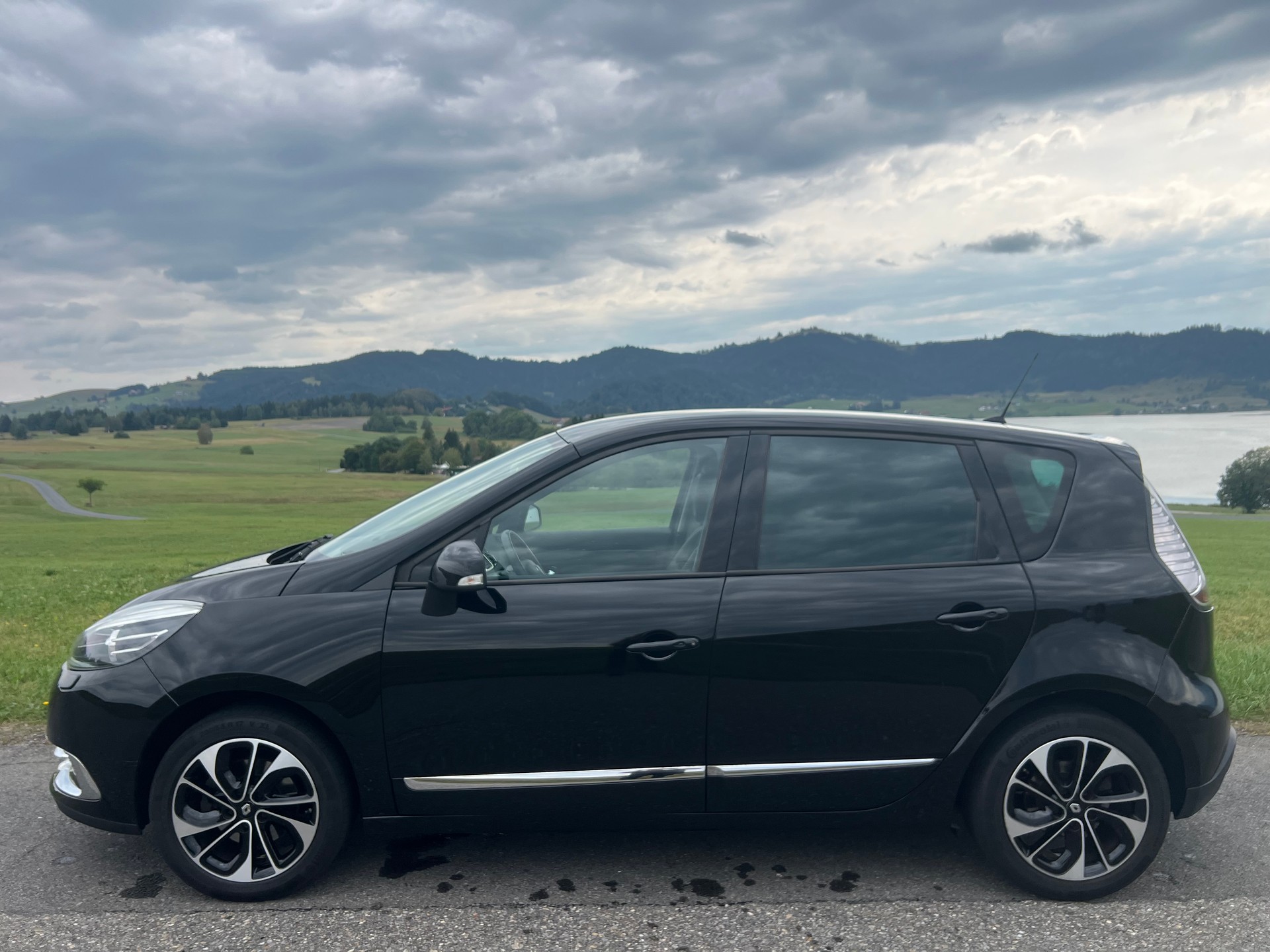 RENAULT Scénic 1.2 16V Turbo Bose-image-2