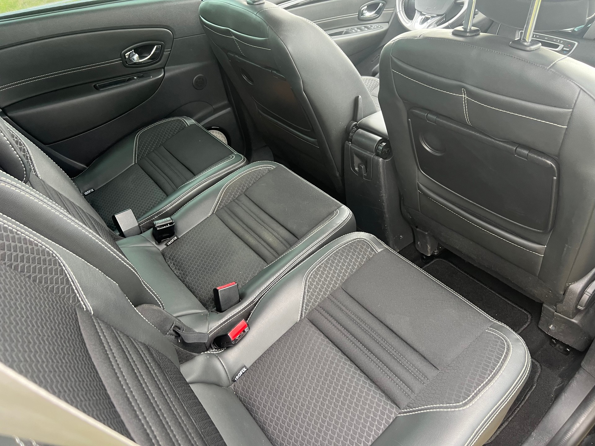 RENAULT Scénic 1.2 16V Turbo Bose-image-9