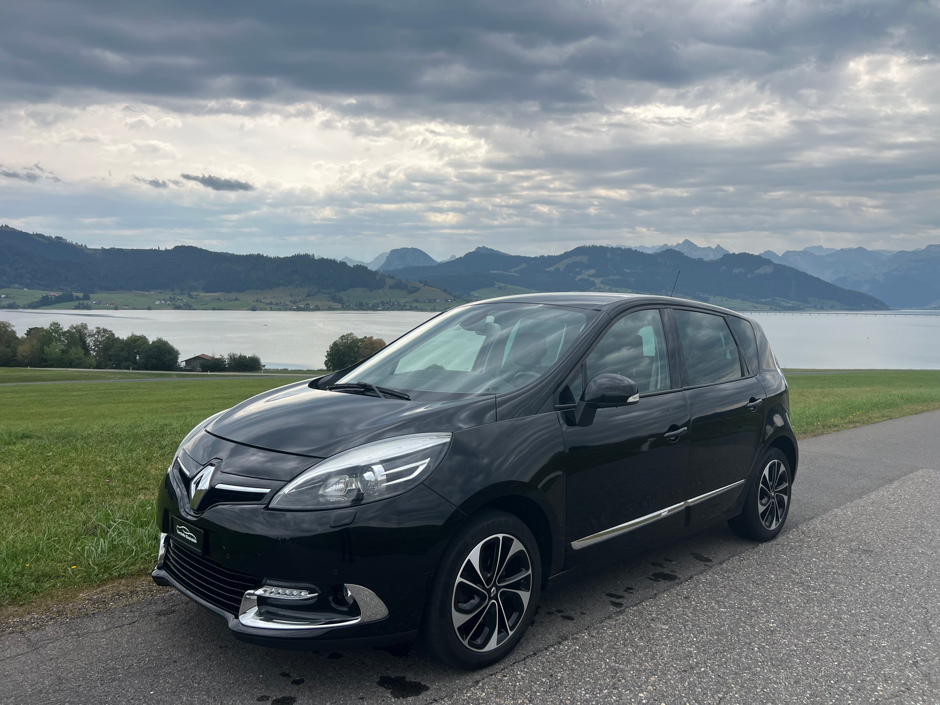 RENAULT Scénic 1.2 16V Turbo Bose-image-0