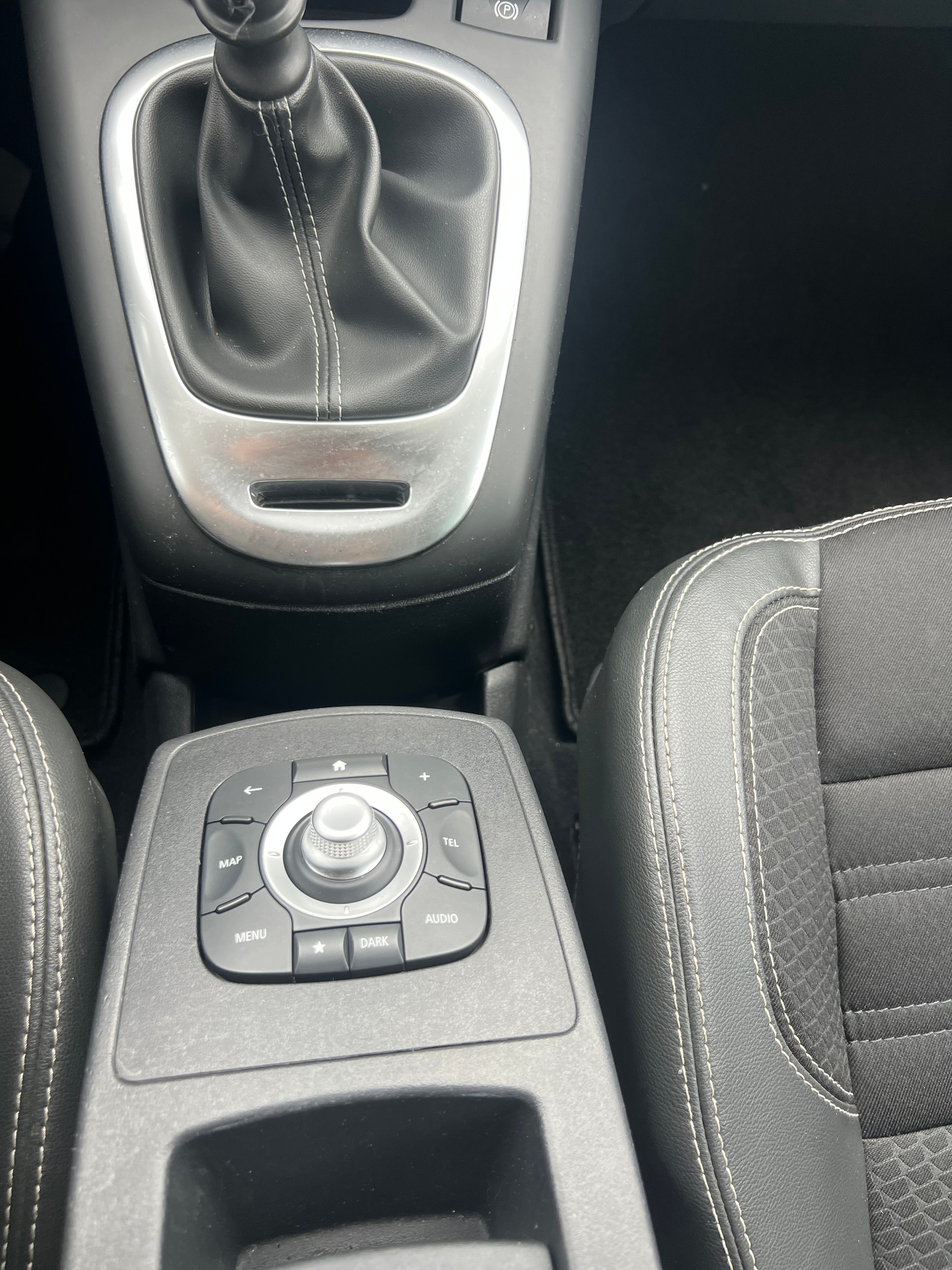 RENAULT Scénic 1.2 16V Turbo Bose-image-11