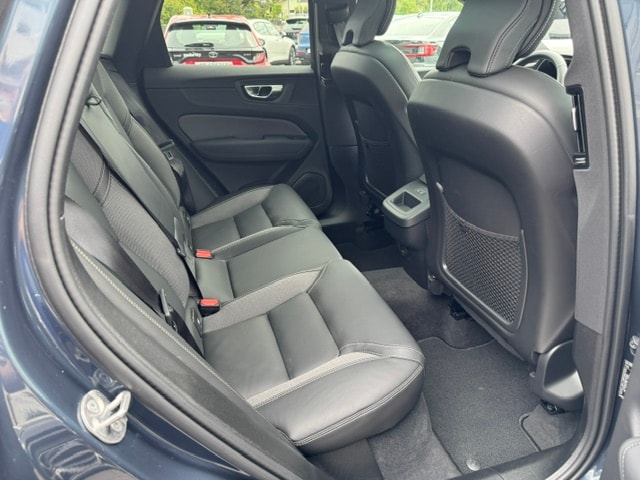 VOLVO XC60 2.0 B5 MH Black Edition AWD-image-15