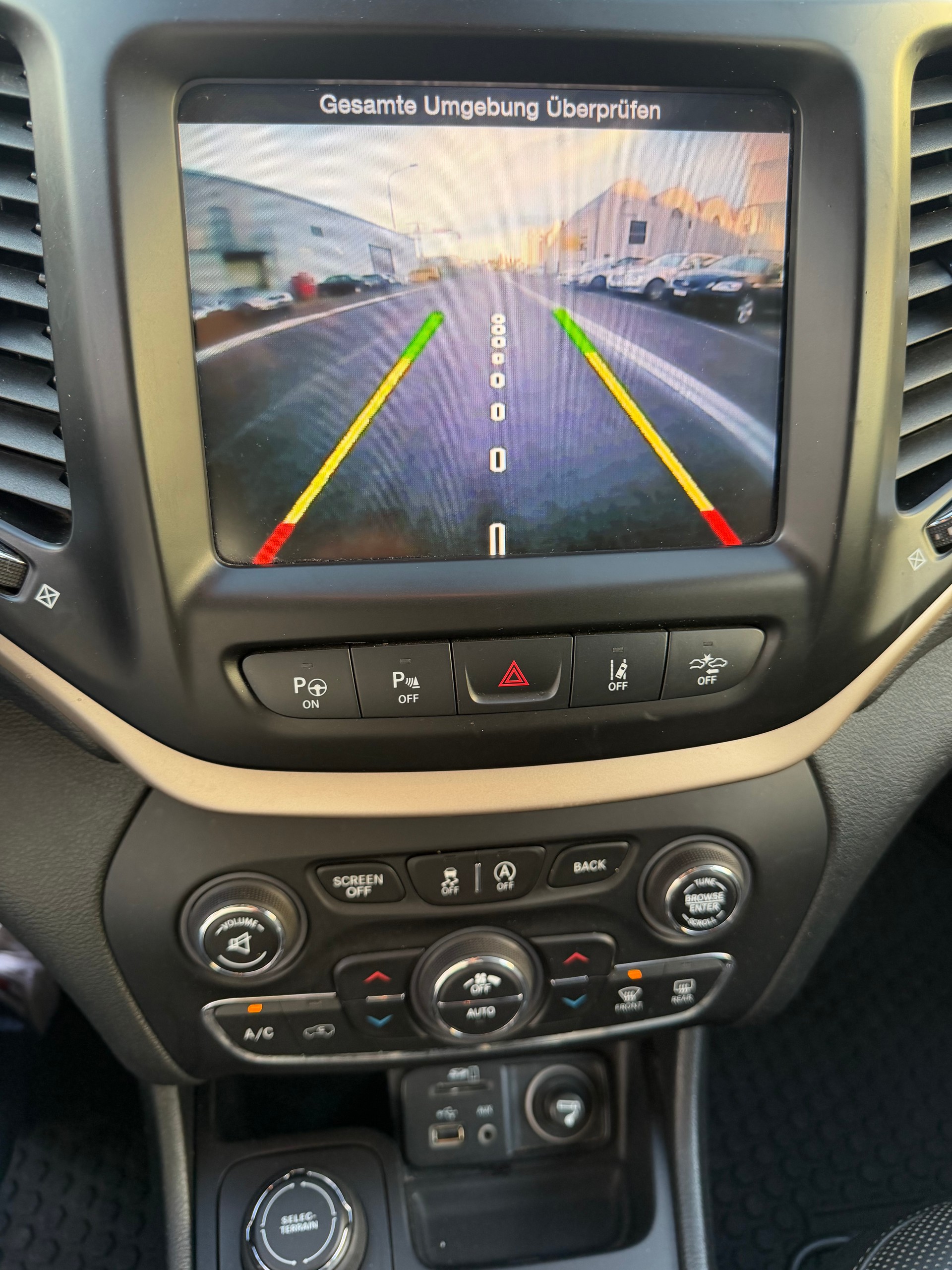 JEEP Cherokee 2.2TD Longitude AWD 9ATX-image-15