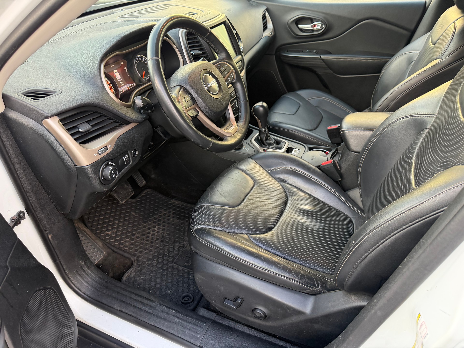 JEEP Cherokee 2.2TD Longitude AWD 9ATX-image-7