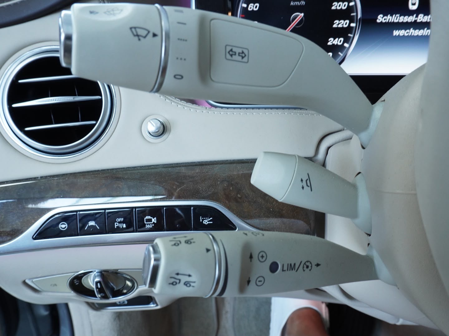 MERCEDES-BENZ S 500 4Matic 7G-Tronic-image-10