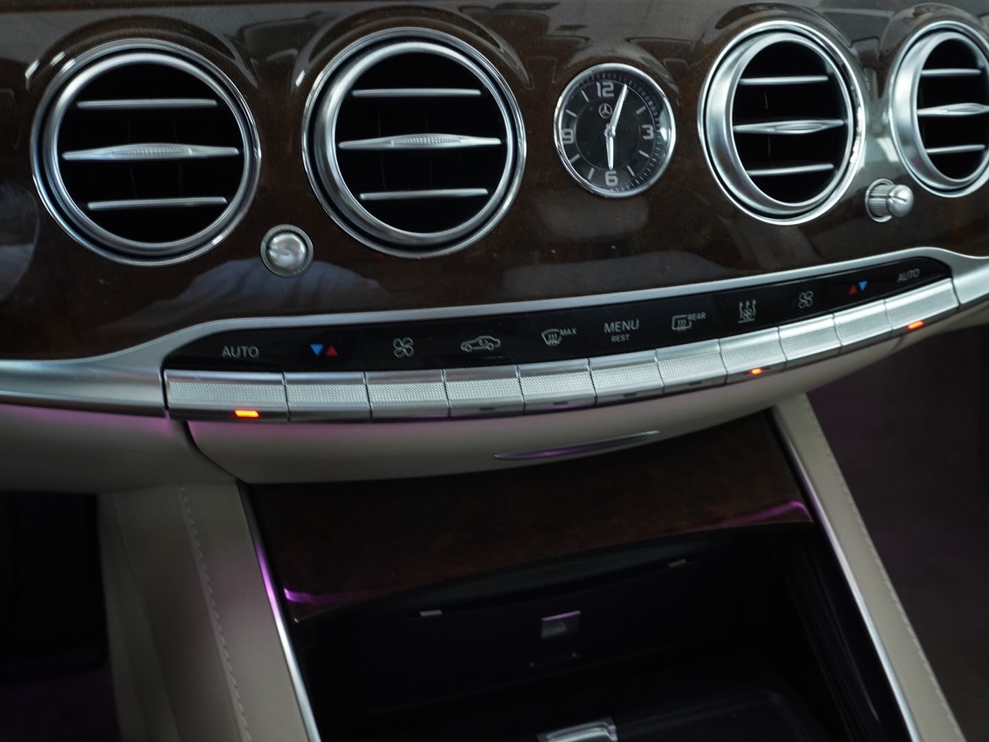 MERCEDES-BENZ S 500 4Matic 7G-Tronic-image-11