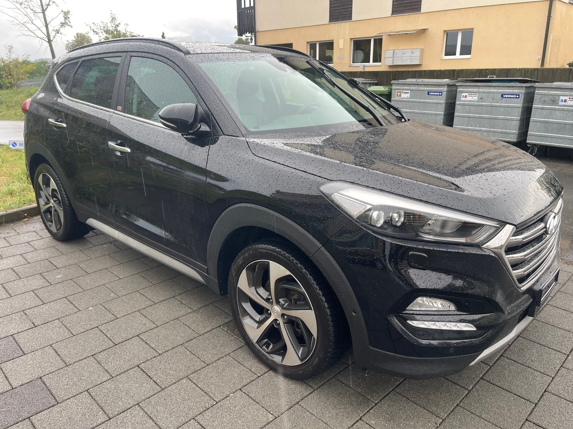 HYUNDAI Tucson 2.0 CRDI Vertex 4WD Automatic-image-3