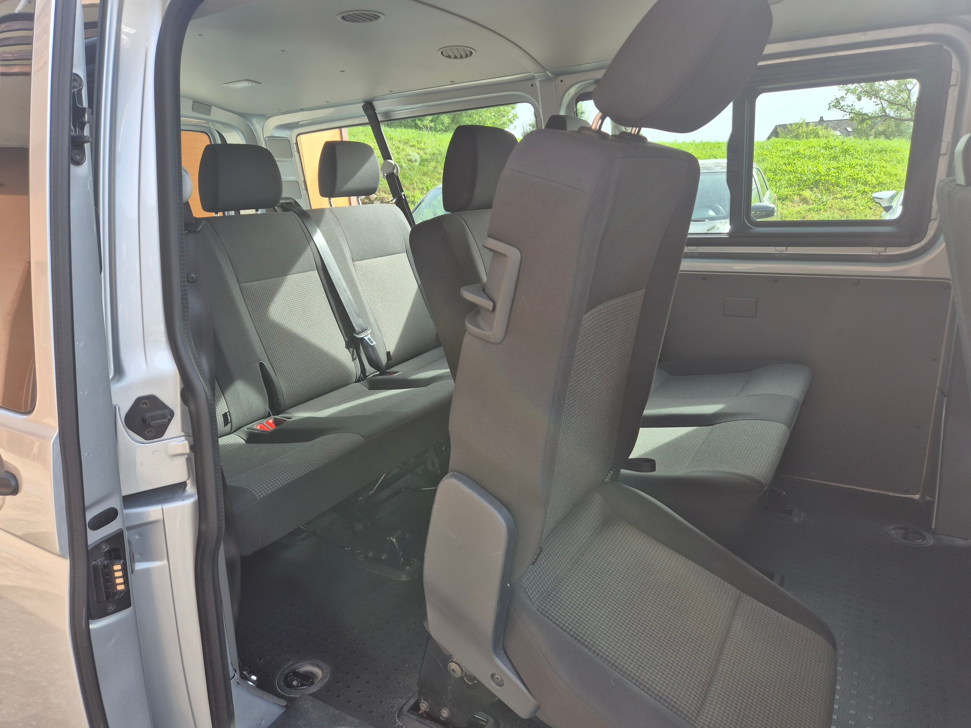 VW T6.1 Kombi 2.0 TDI 4Motion DSG LWB 9-Sitzplätze-image-12