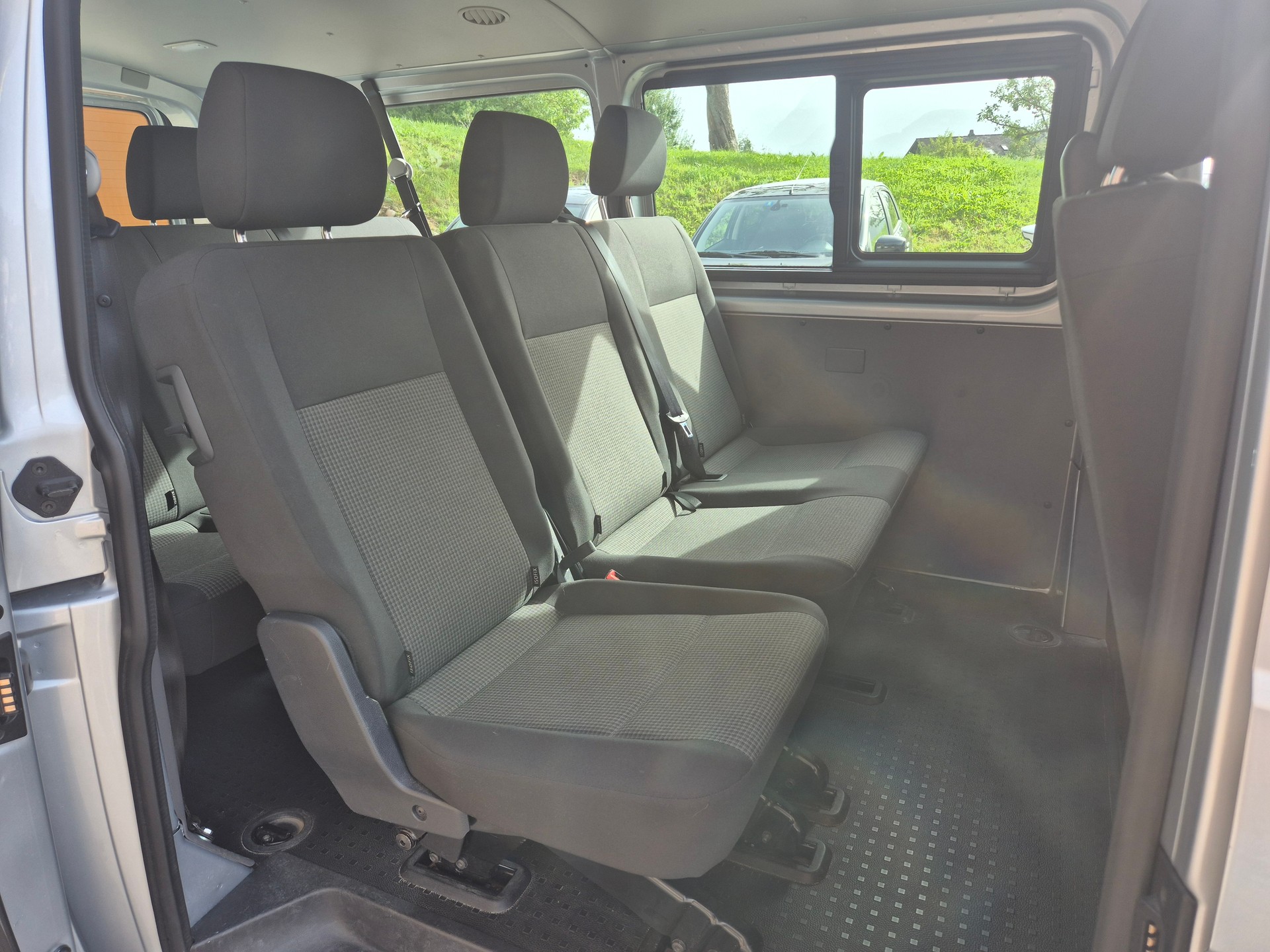 VW T6.1 Kombi 2.0 TDI 4Motion DSG LWB 9-Sitzplätze-image-11