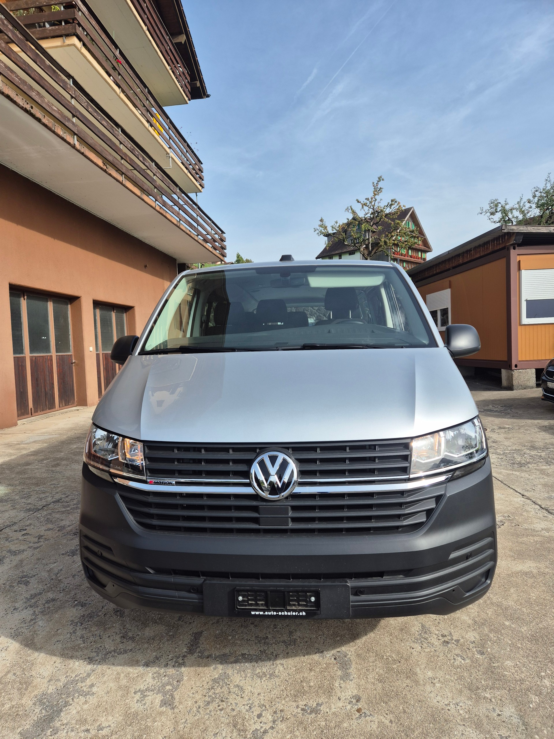 VW T6.1 Kombi 2.0 TDI 4Motion DSG LWB 9-Sitzplätze-image-0