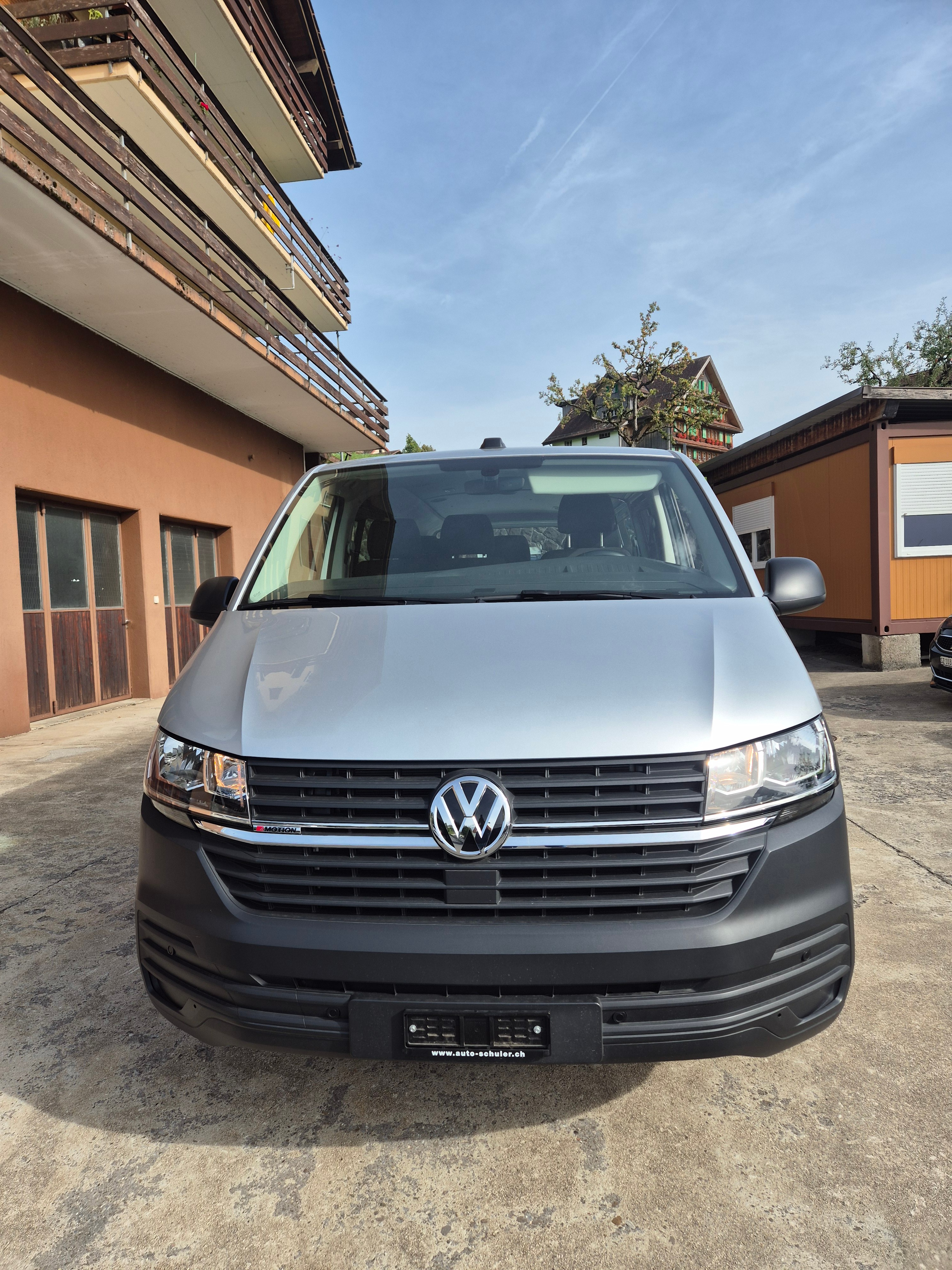 VW T6.1 Kombi 2.0 TDI 4Motion DSG LWB 9-Sitzplätze — slika 1