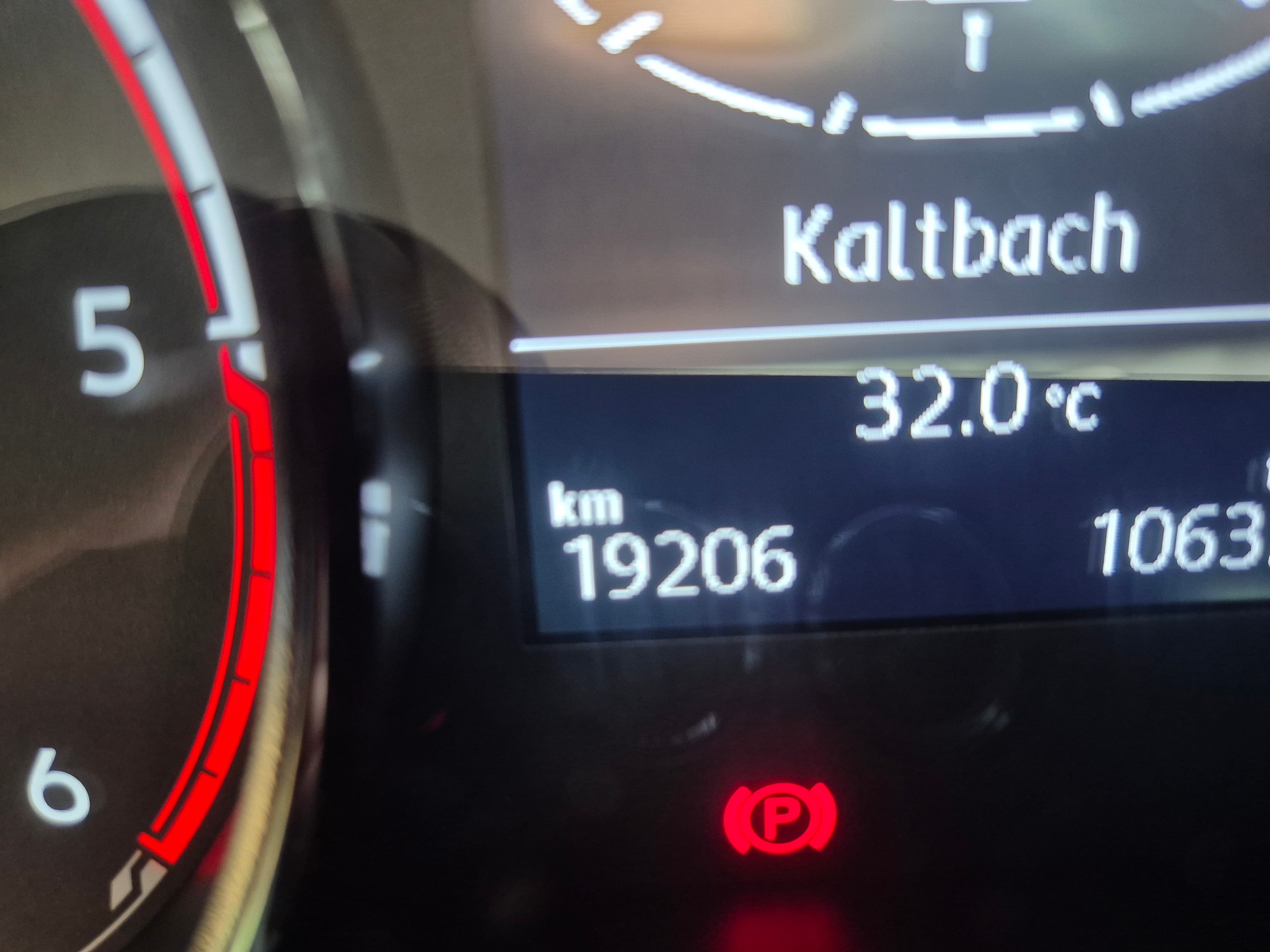 VW T6.1 Kombi 2.0 TDI 4Motion DSG LWB 9-Sitzplätze-image-15